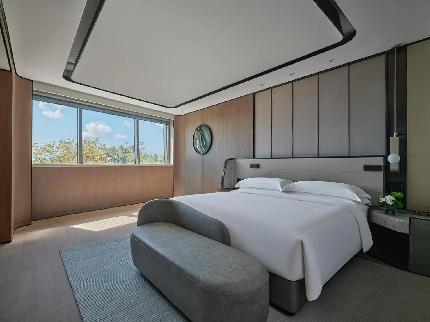 Photo of the whole room, Bed in InterContinental Shanghai Harbour City by IHG