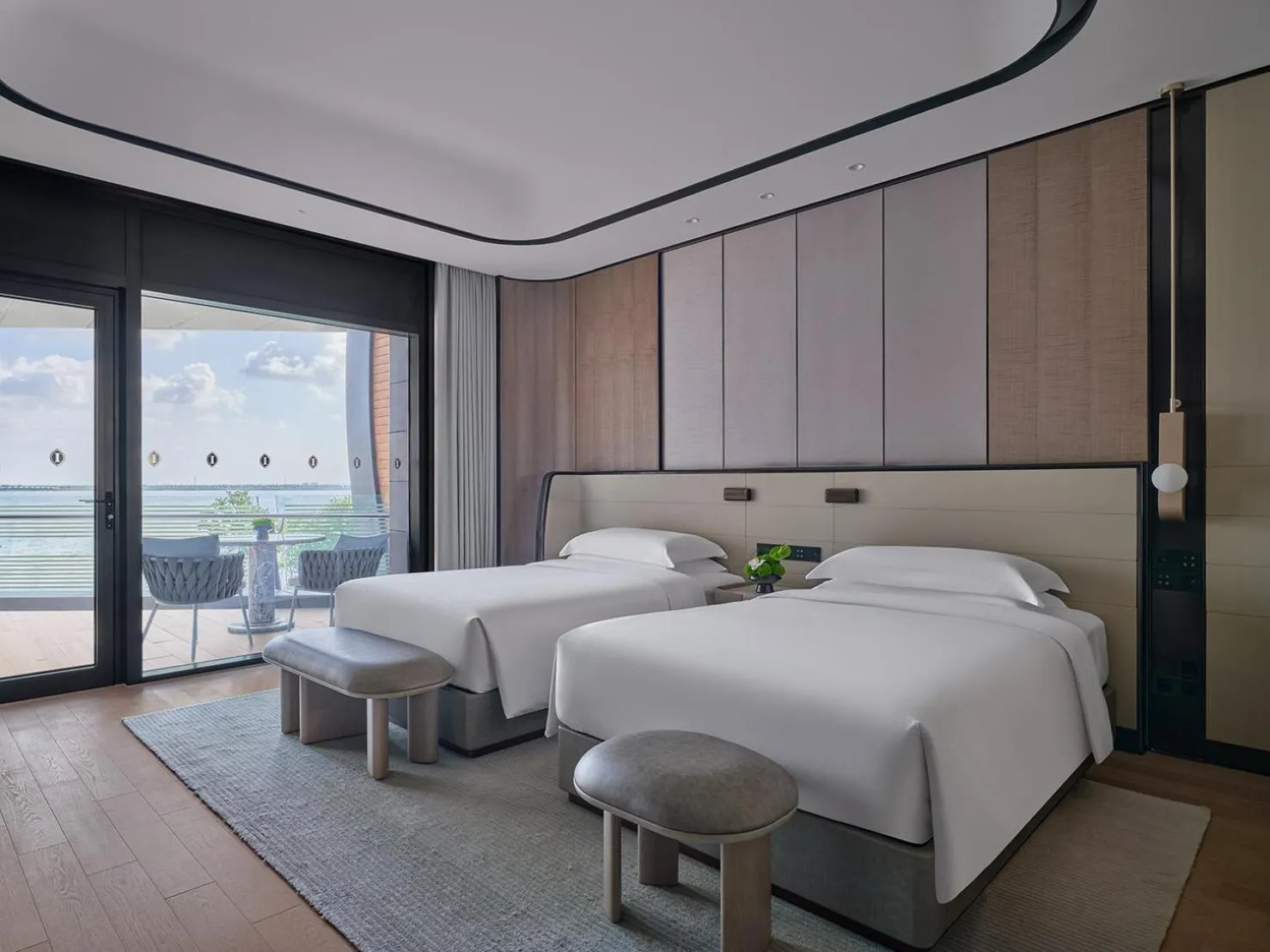Photo of the whole room, Bed in InterContinental Shanghai Harbour City by IHG