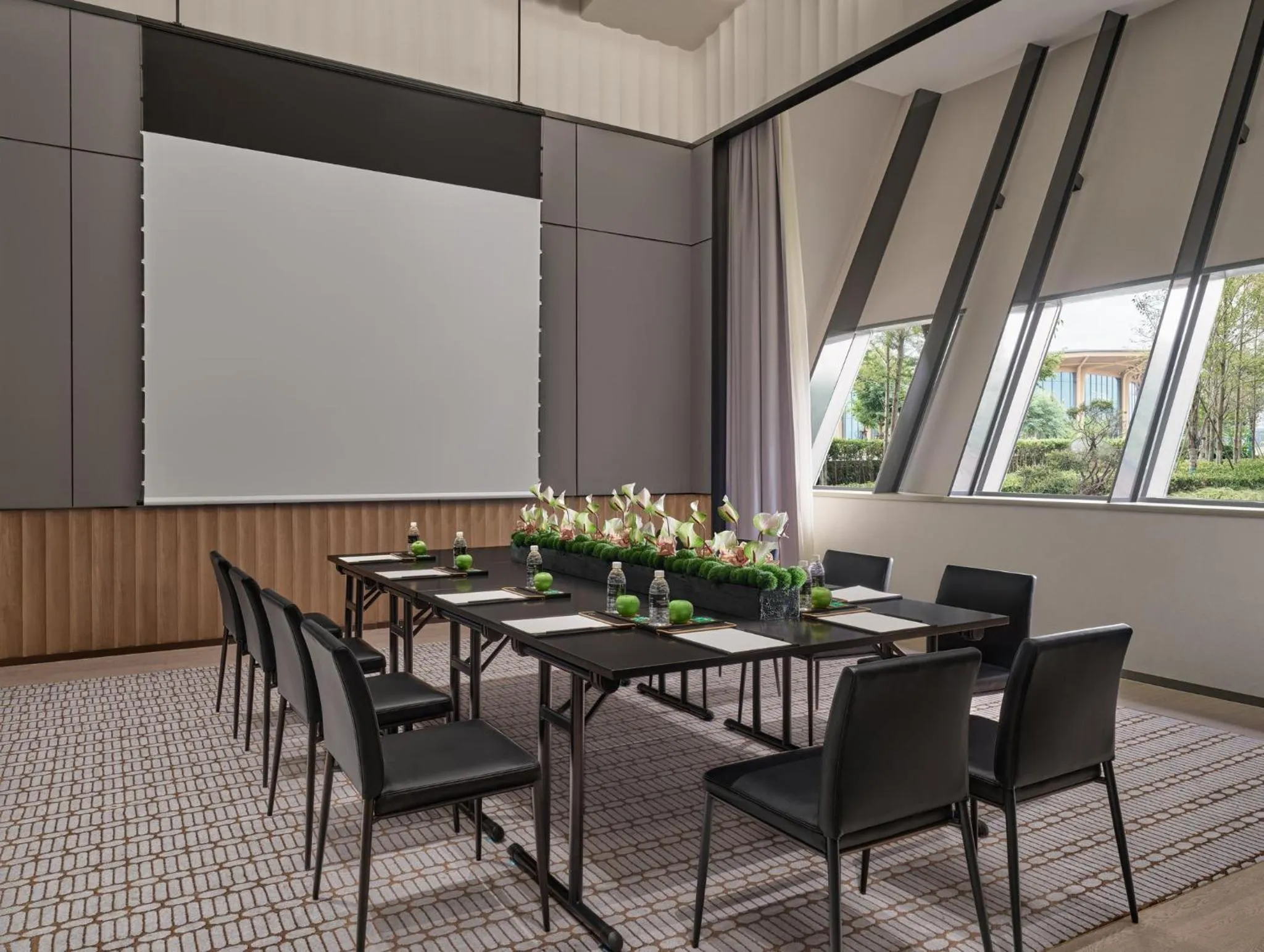 Meeting/conference room in InterContinental Shanghai Harbour City by IHG