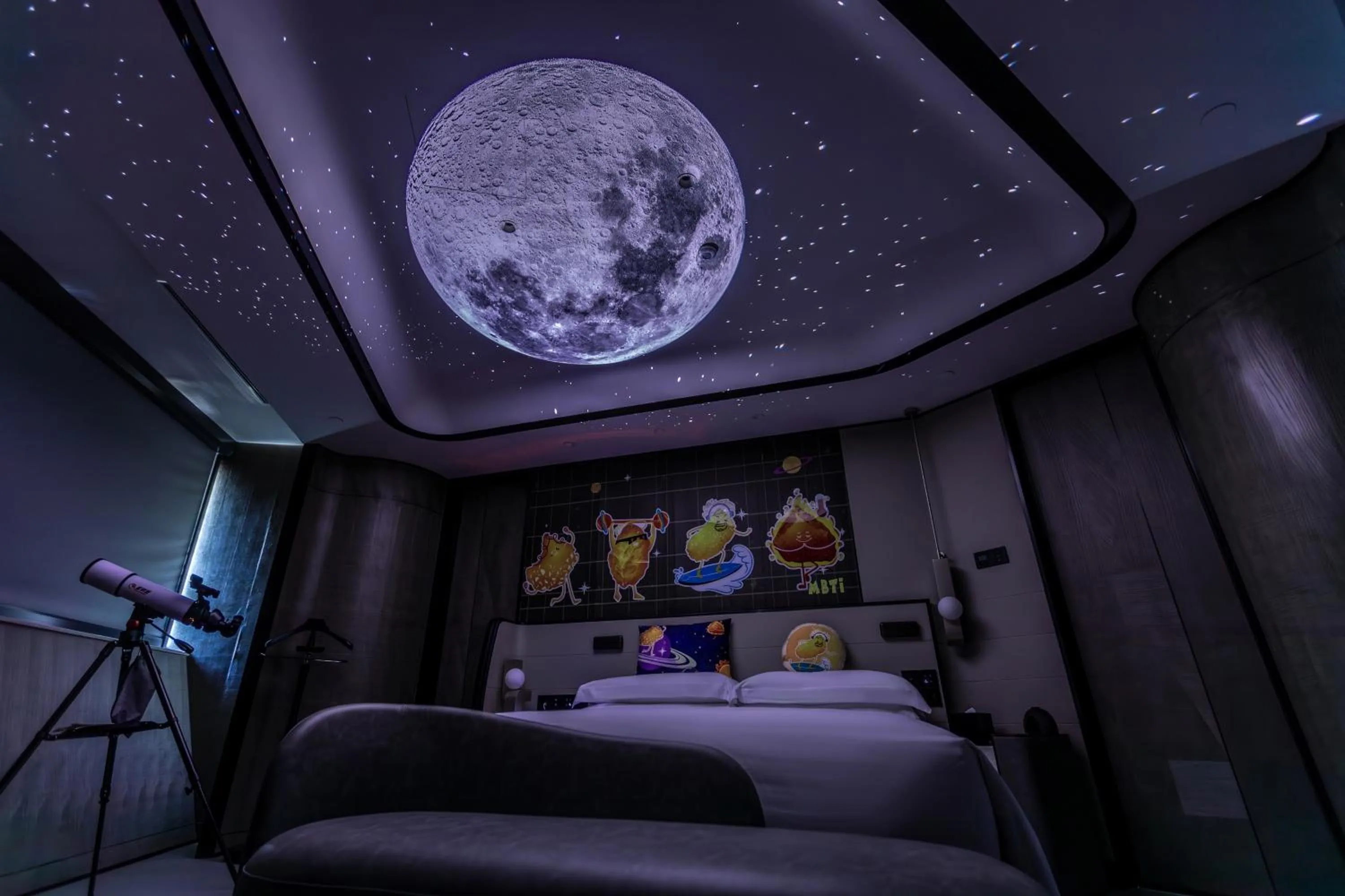 Bed in InterContinental Shanghai Harbour City by IHG