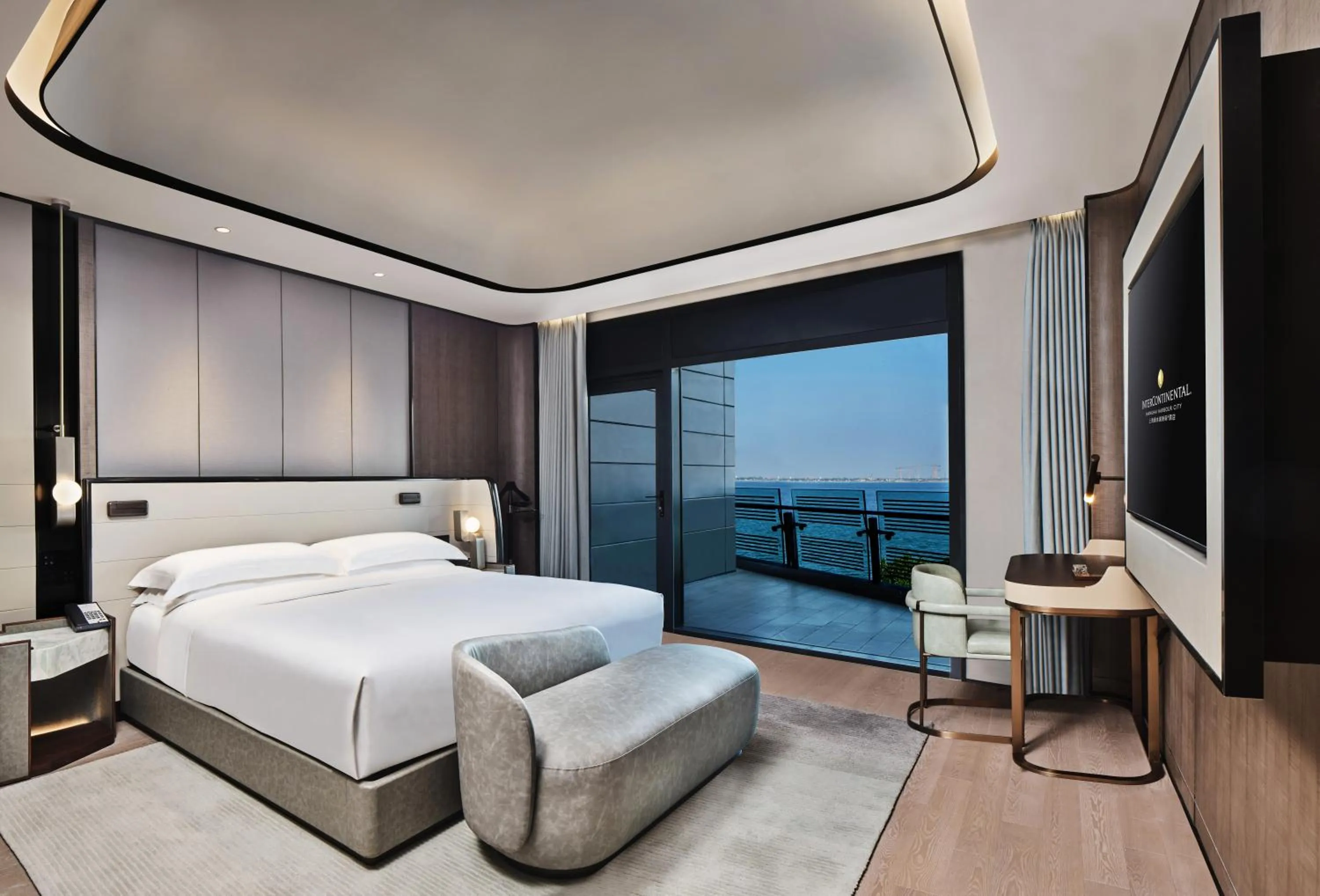 Bedroom, Bed in InterContinental Shanghai Harbour City by IHG