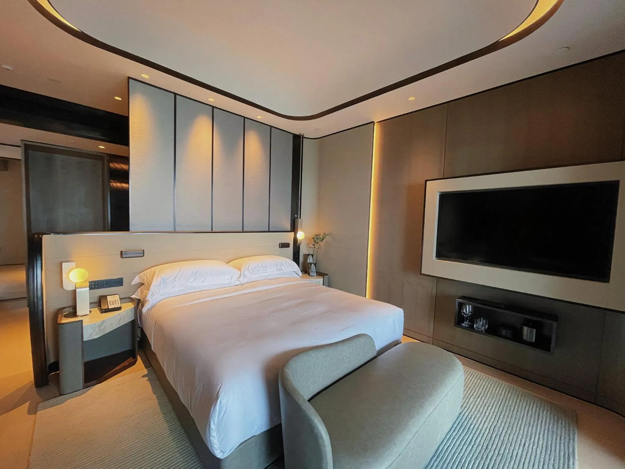 Photo of the whole room, Bed in InterContinental Shanghai Harbour City by IHG
