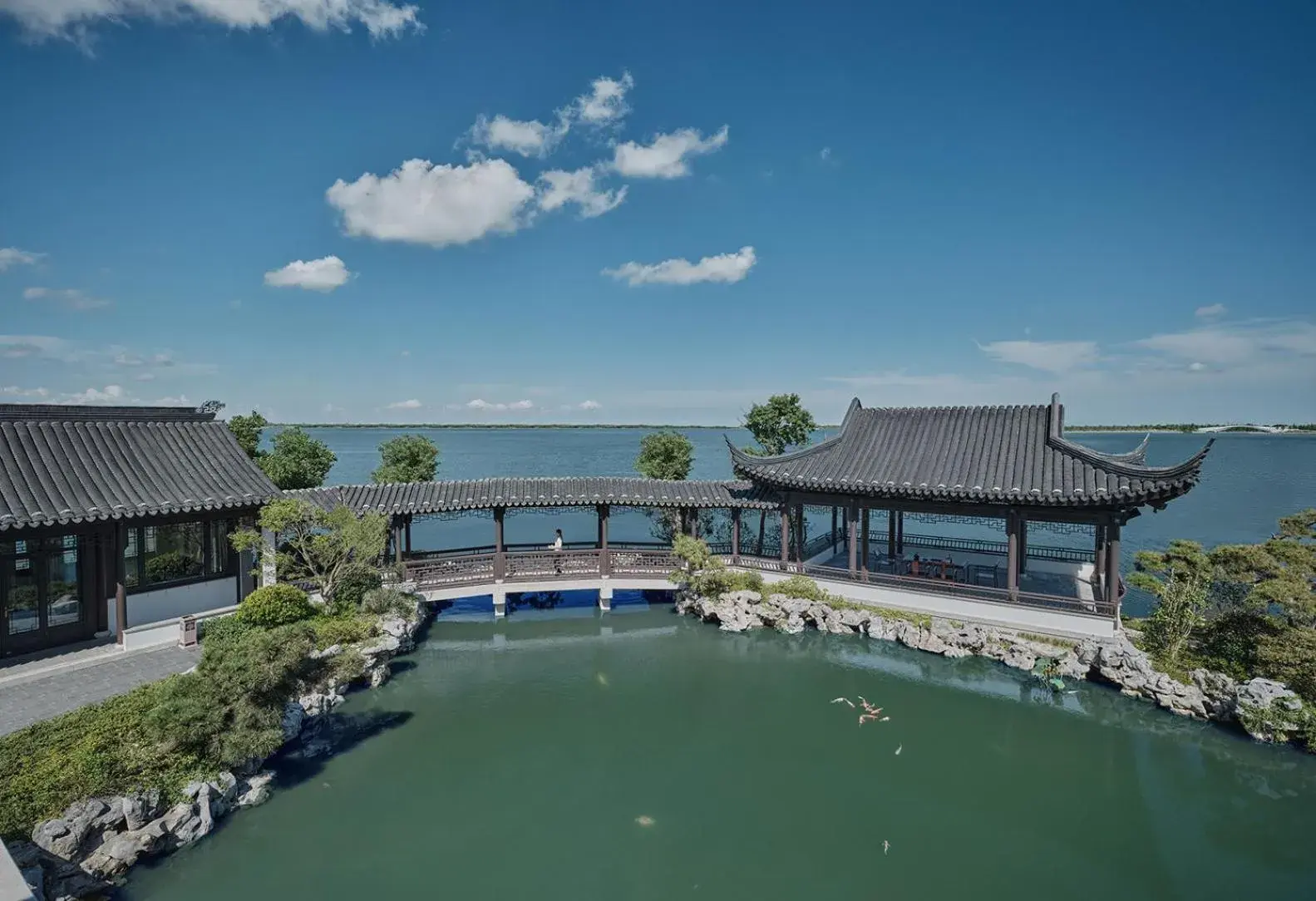 Lake view in InterContinental Shanghai Harbour City by IHG Lake view in InterContinental Shanghai Harbour City by IHG
