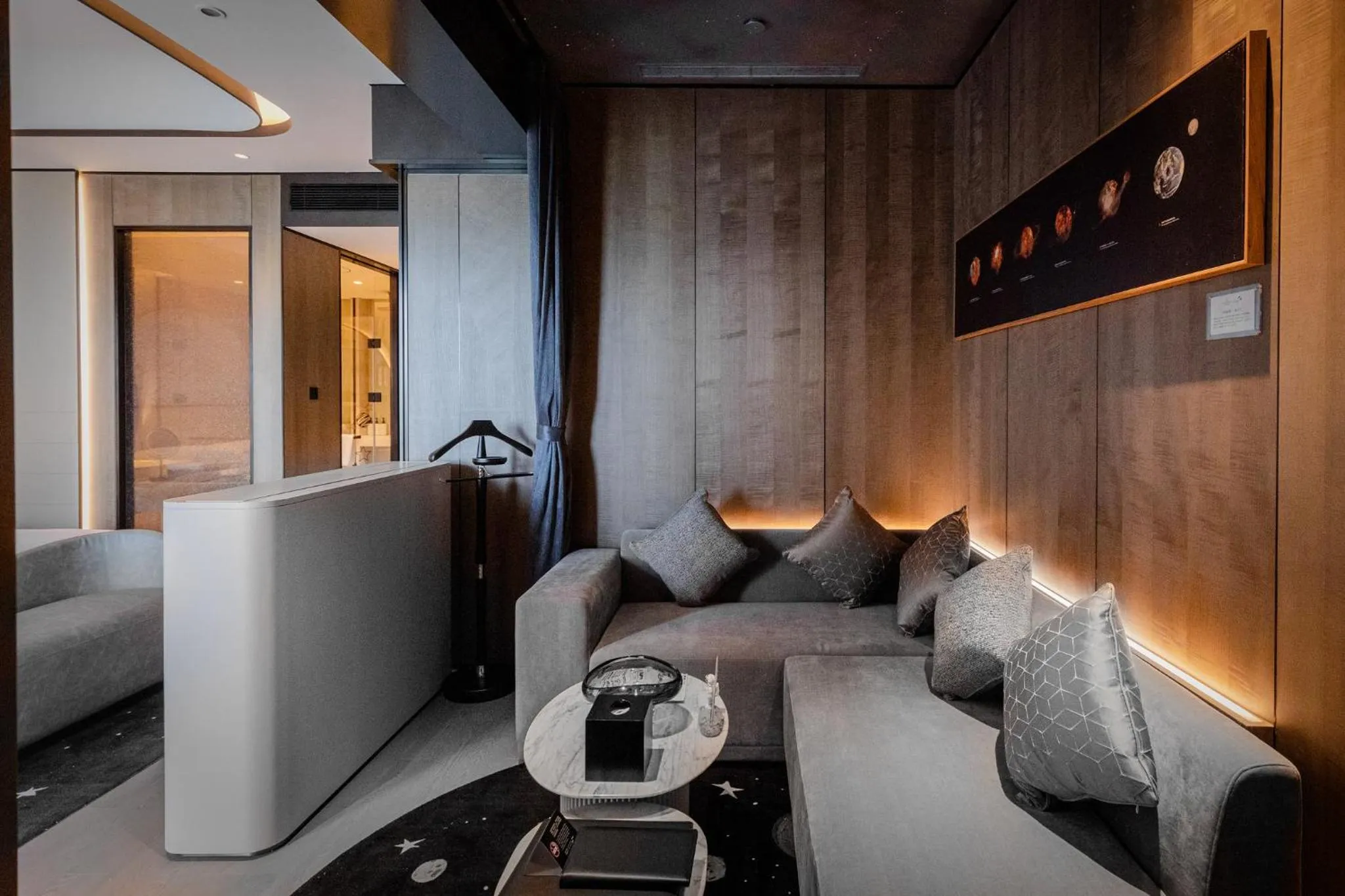 Photo of the whole room in InterContinental Shanghai Harbour City by IHG