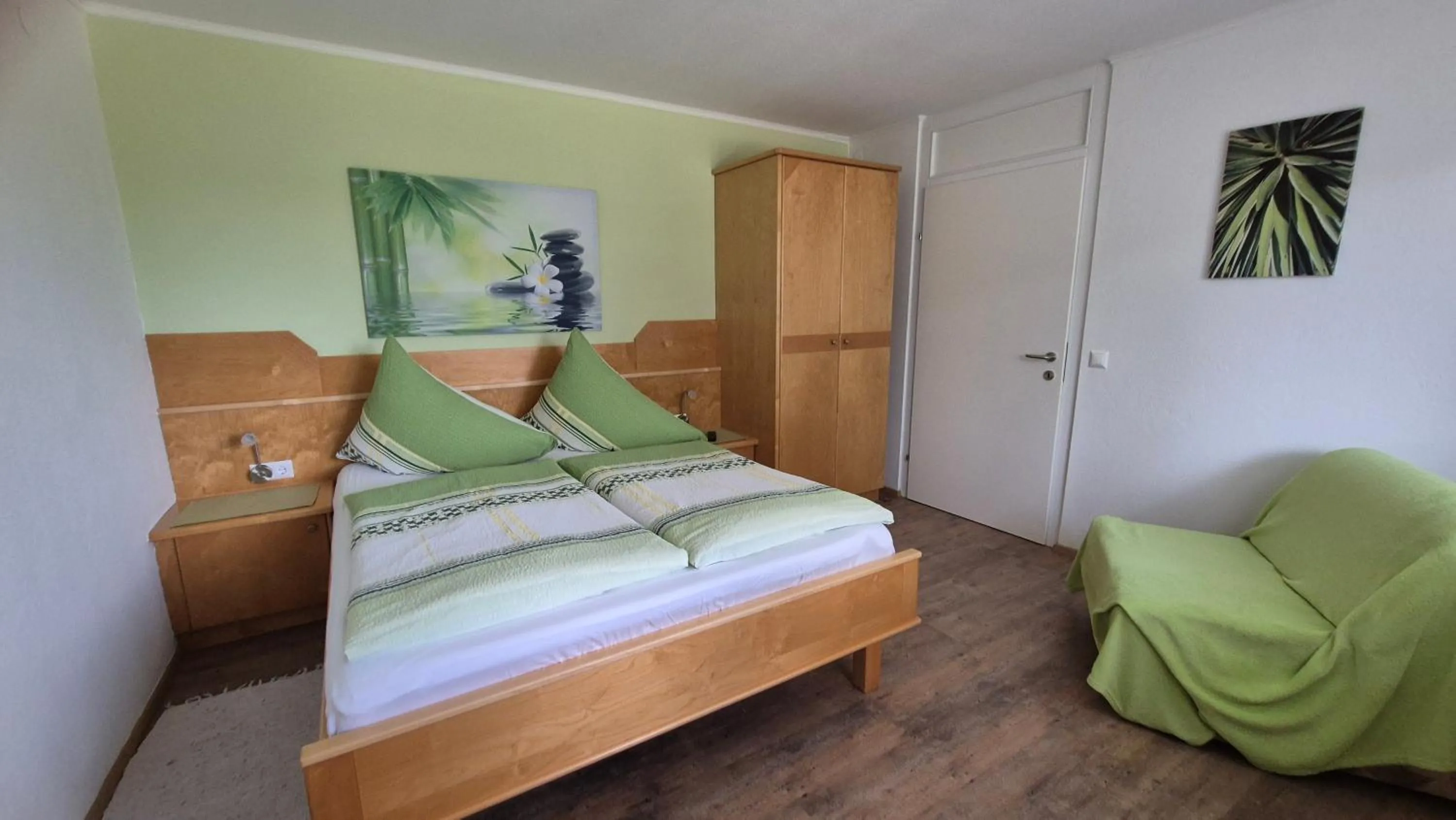 Bed in Ferienwohnungen Oranhof