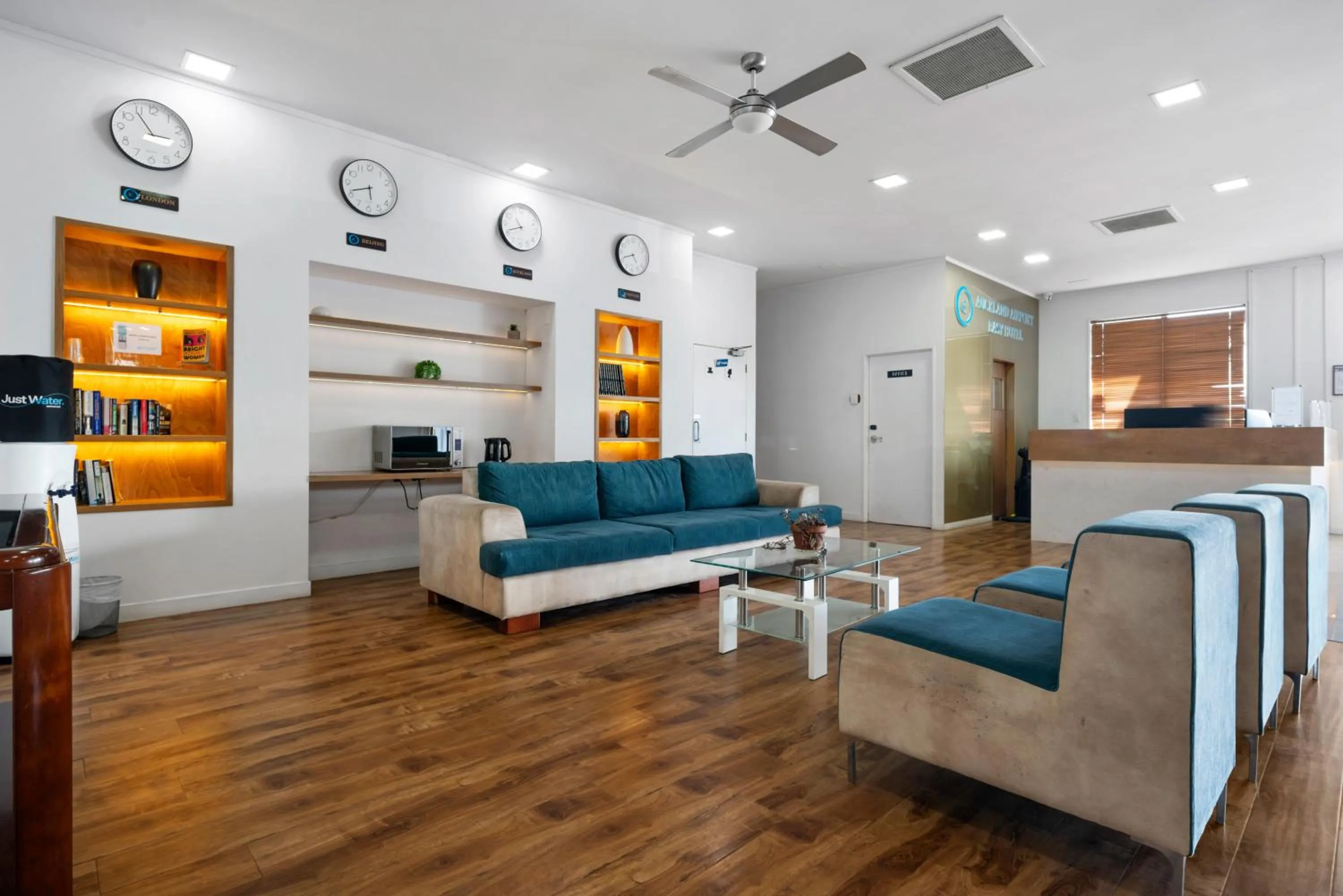 Lobby or reception in Auckland Airport Easy Hotel