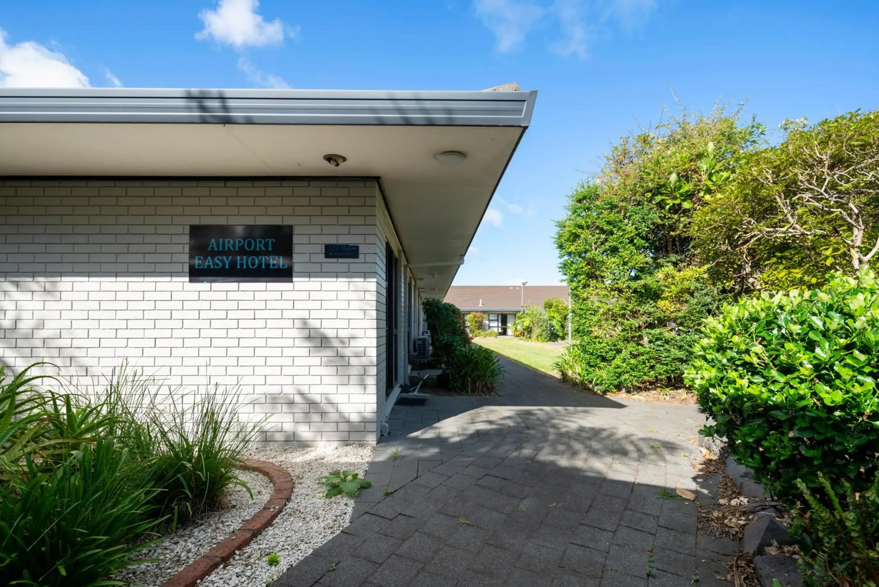 Property building in Auckland Airport Easy Hotel Property building in Auckland Airport Easy Hotel