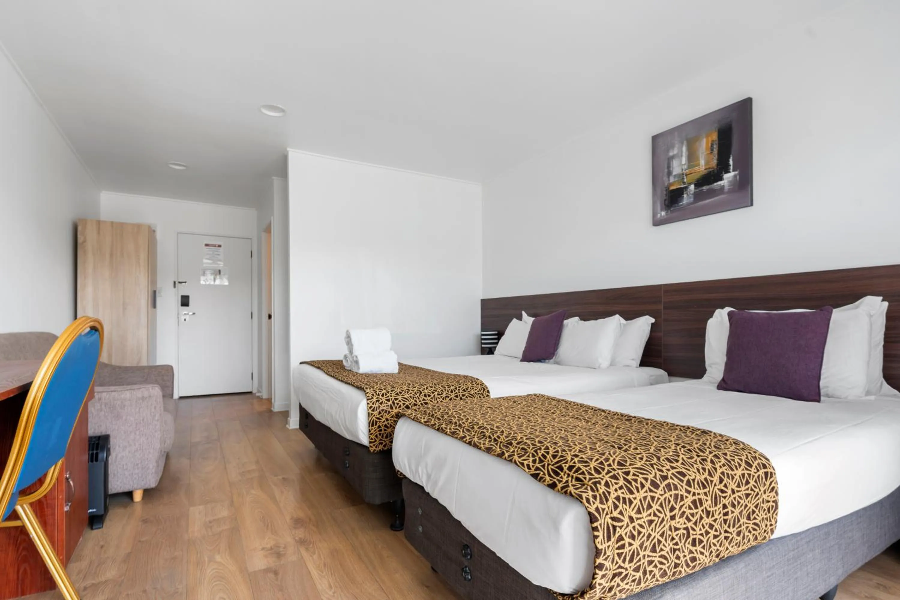 Bedroom, Bed in Auckland Airport Easy Hotel