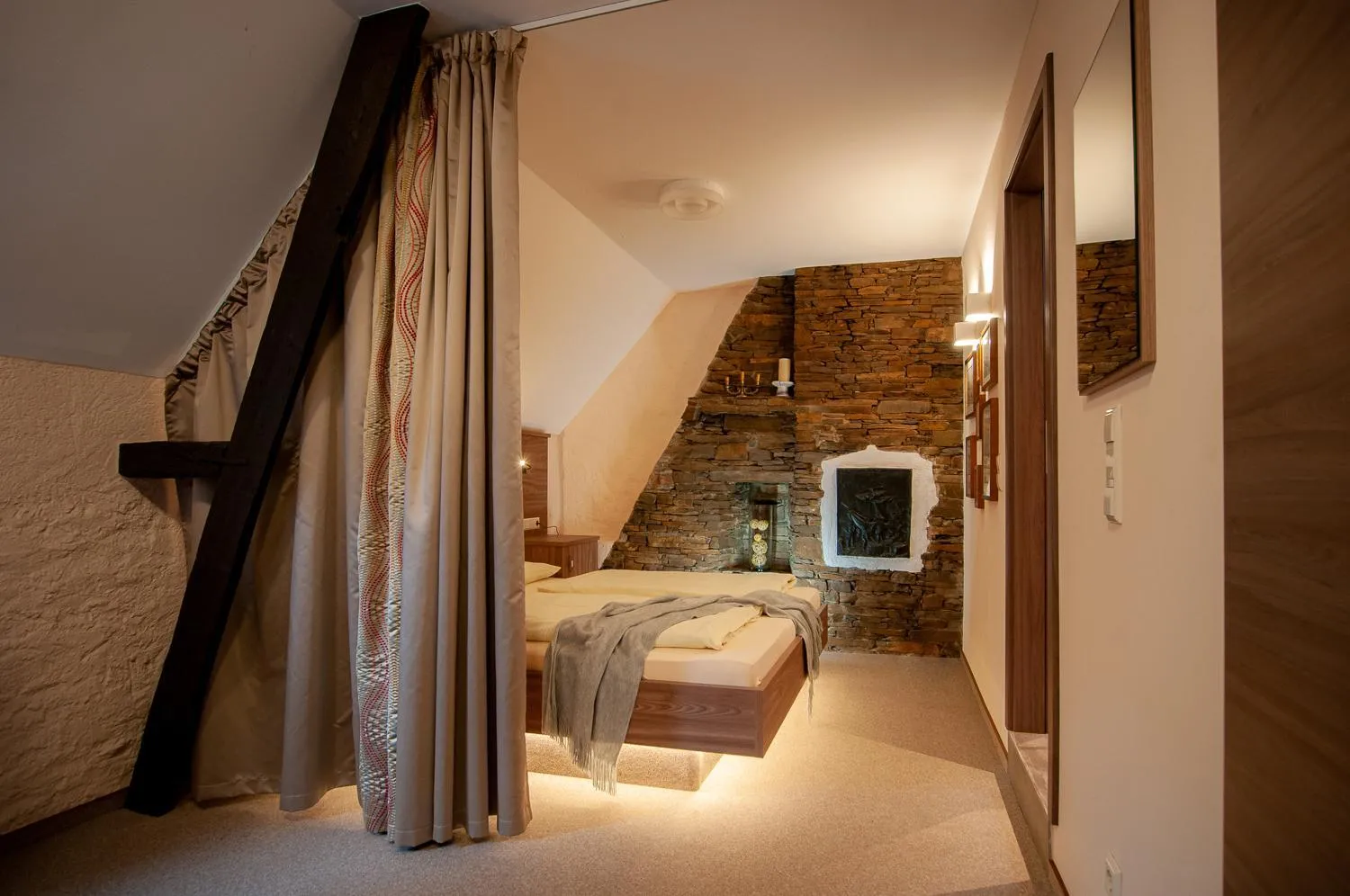 Photo of the whole room, Bed in Landhaus Müller