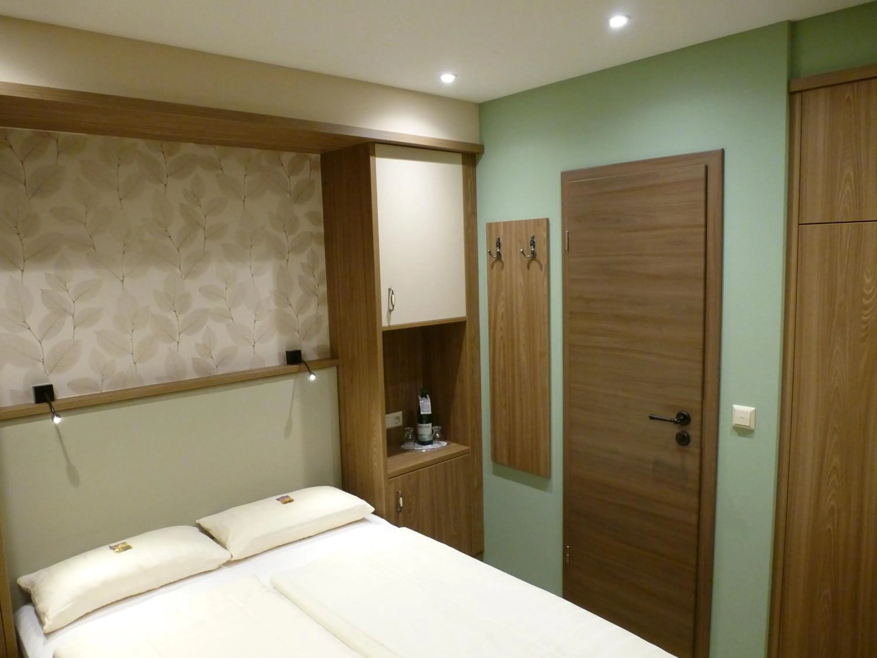 Photo of the whole room, Bed in Landhaus Müller