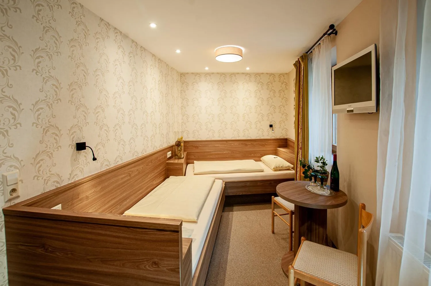 Photo of the whole room, Bed in Landhaus Müller