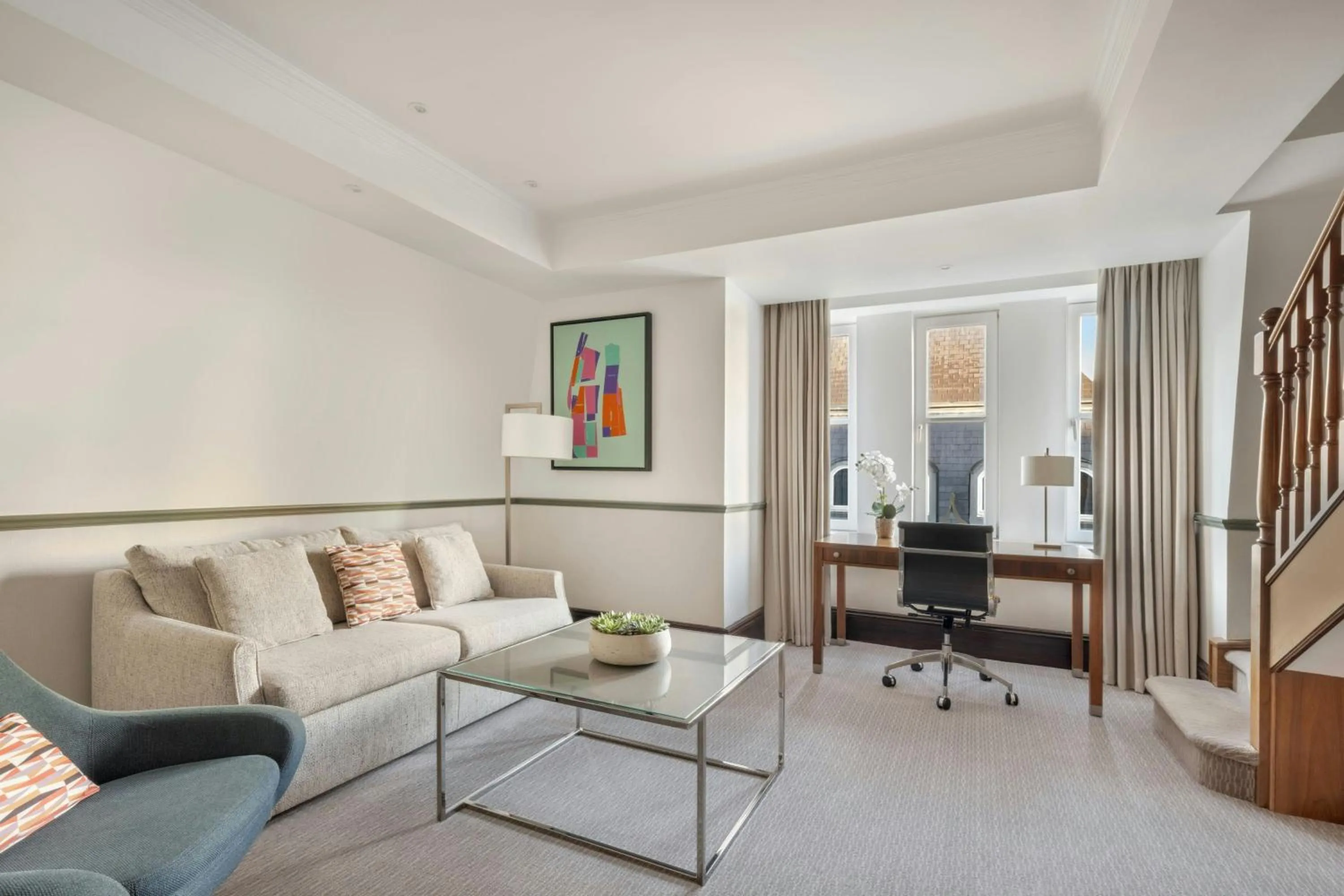 Photo of the whole room in Leeds Marriott Hotel