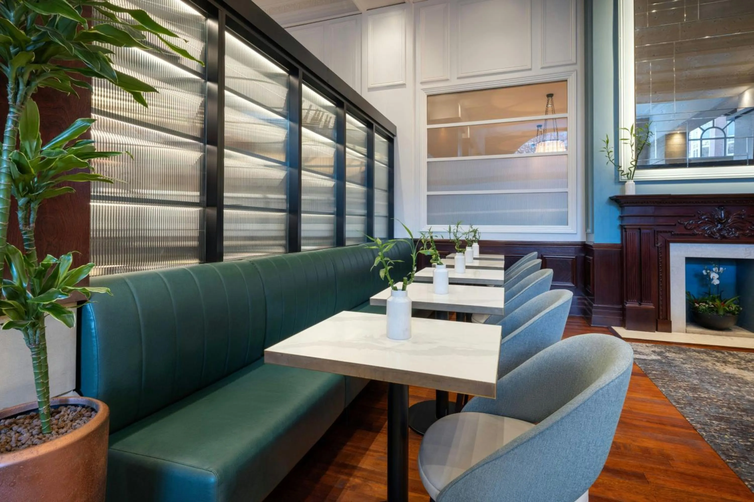 Lounge or bar in Leeds Marriott Hotel