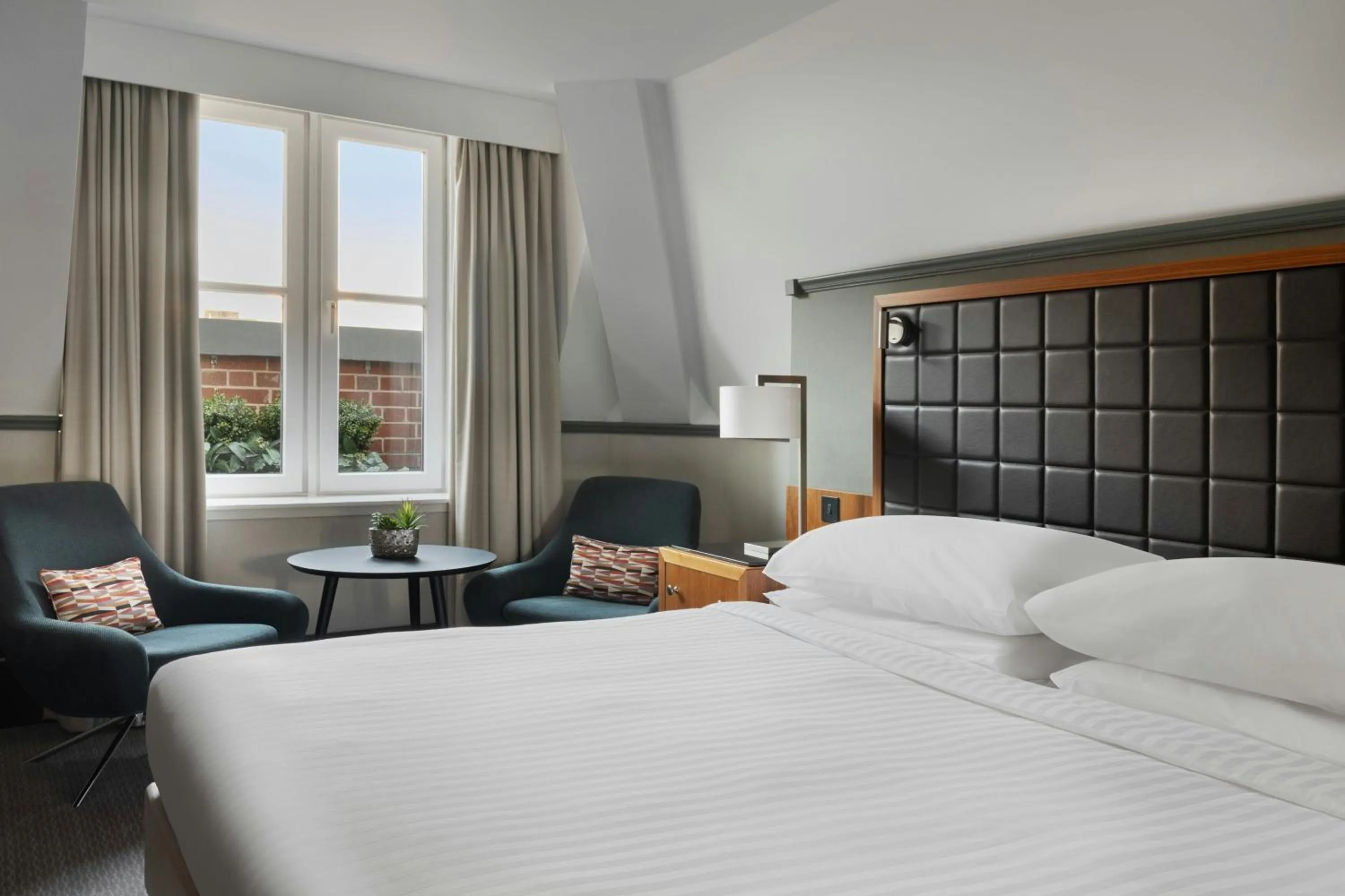 Photo of the whole room, Bed in Leeds Marriott Hotel