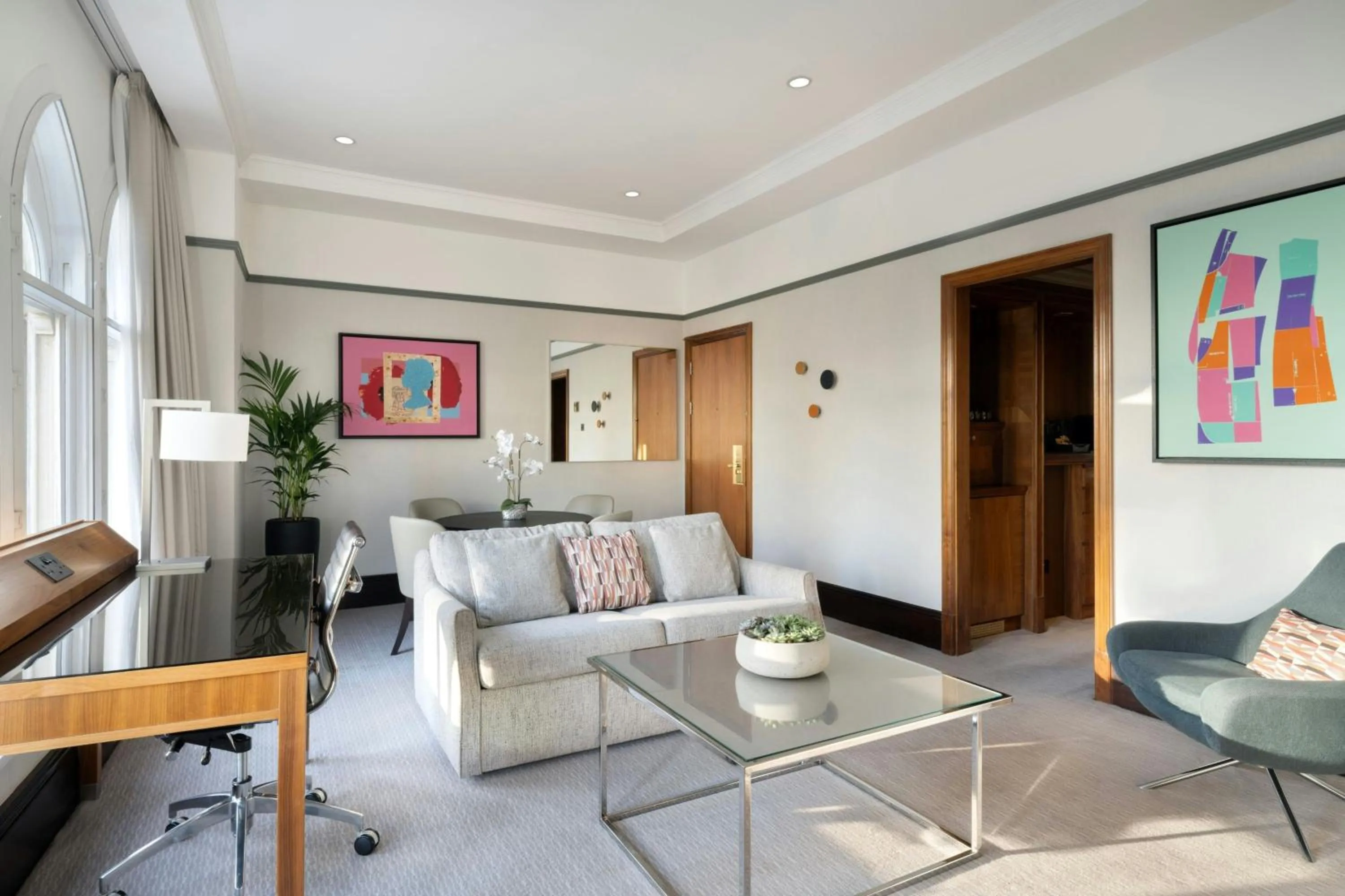 Photo of the whole room in Leeds Marriott Hotel