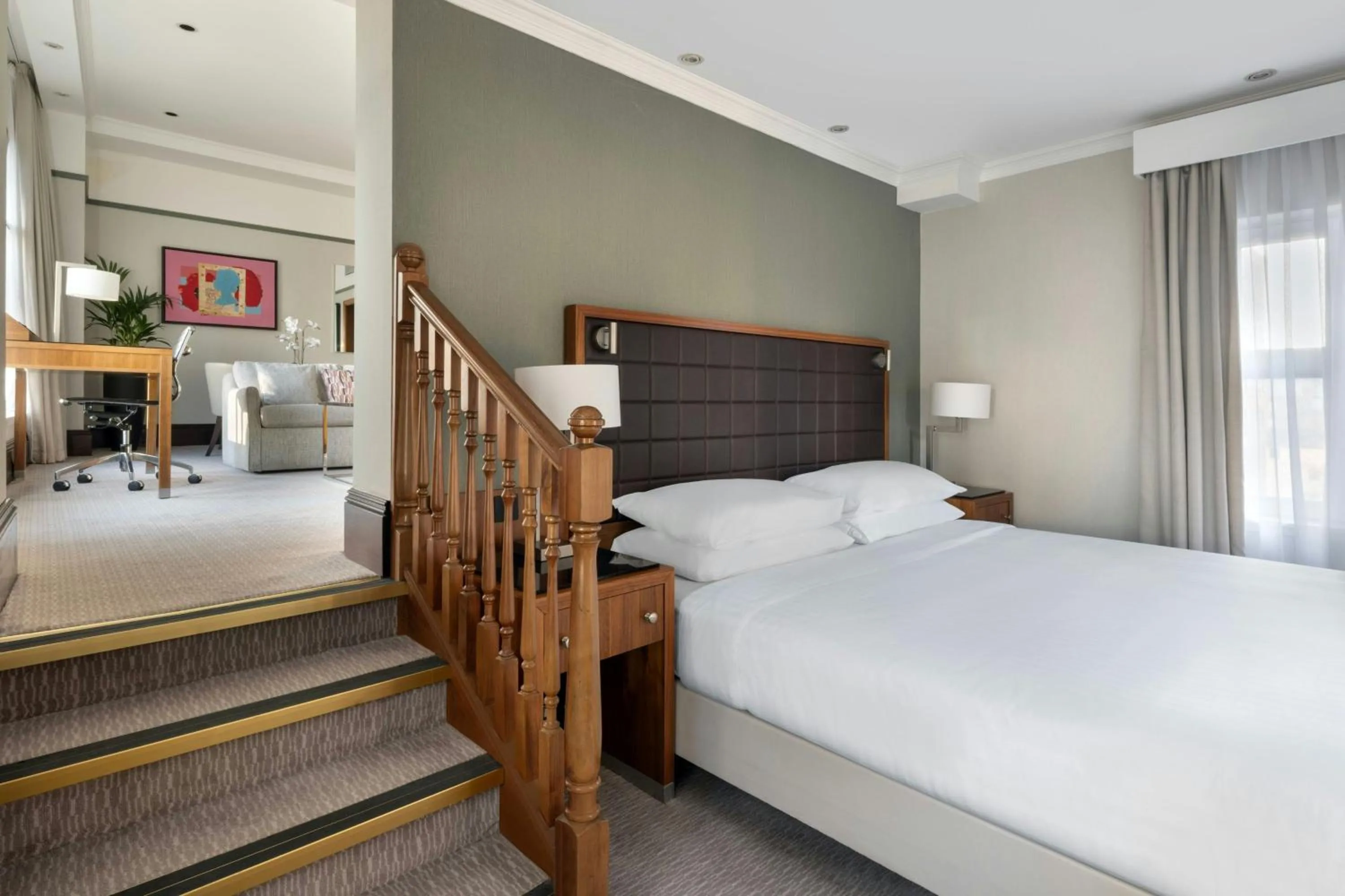 Photo of the whole room, Bed in Leeds Marriott Hotel