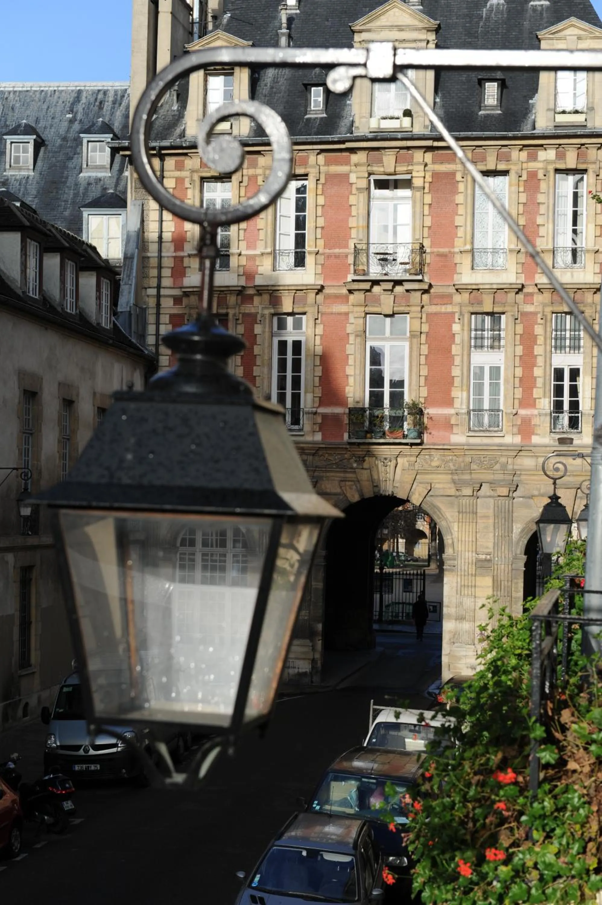 Neighbourhood in Boutique Hotel de la Place des Vosges