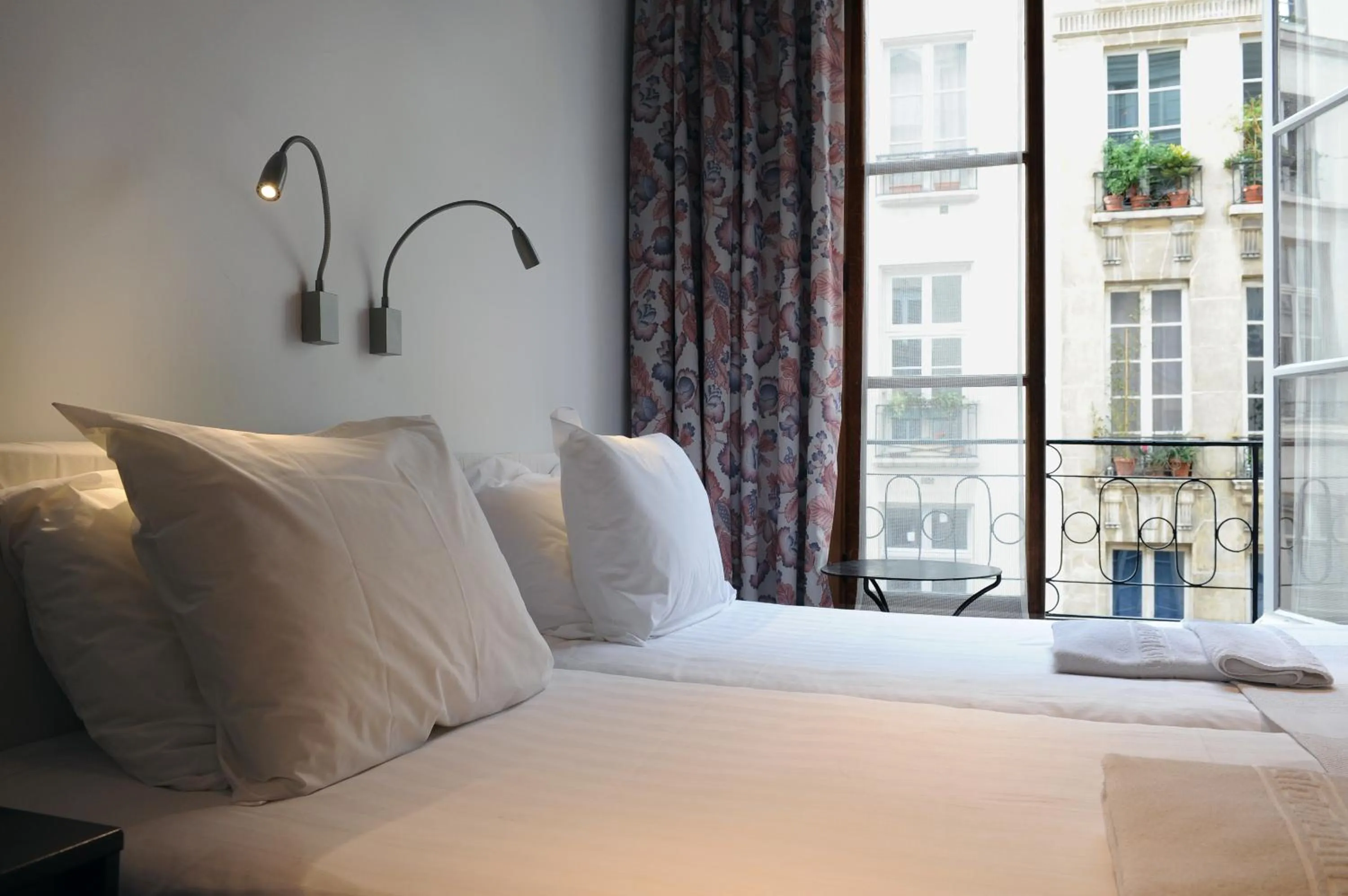 Bed in Boutique Hotel de la Place des Vosges