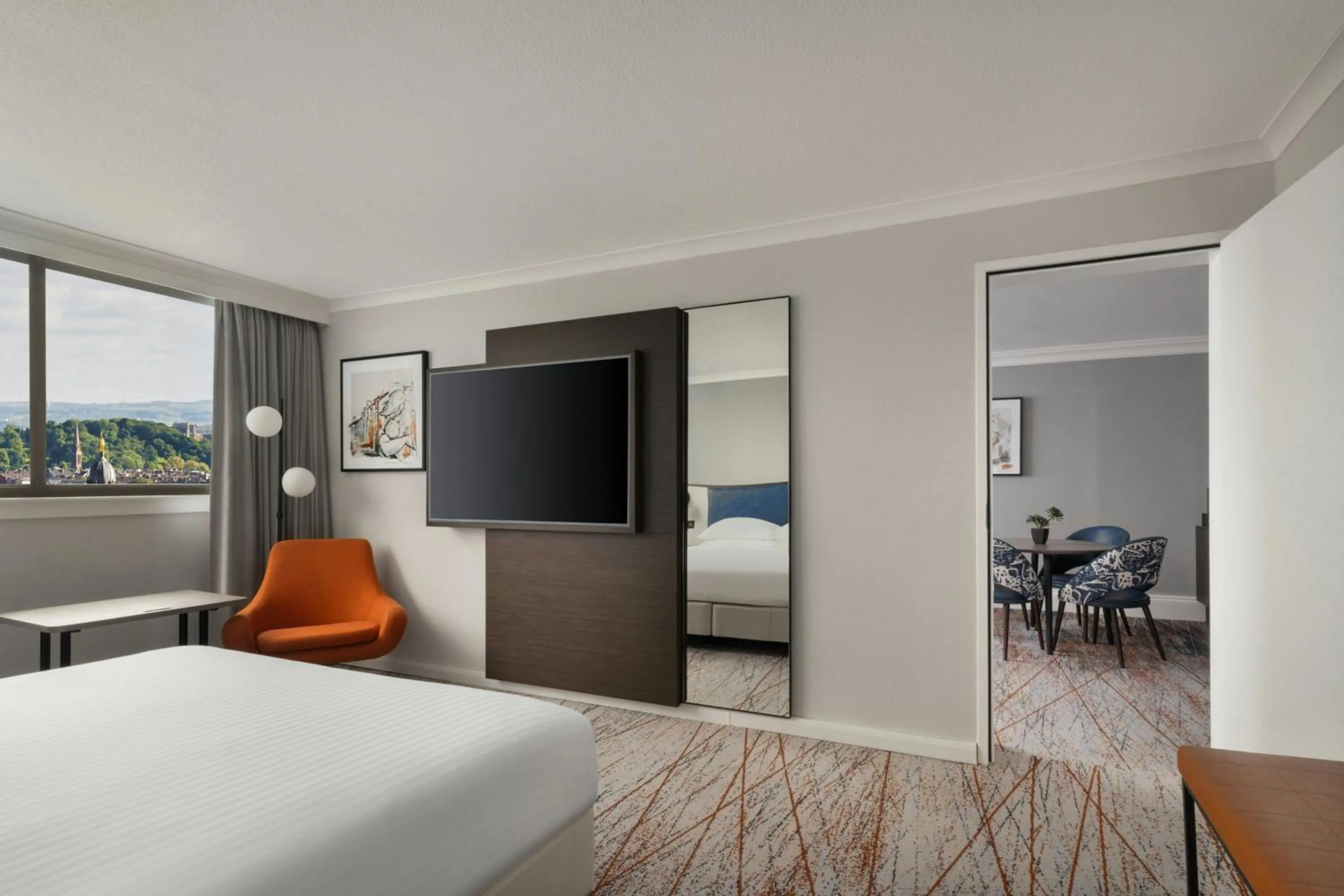 Photo of the whole room, Bed in Glasgow Marriott Hotel