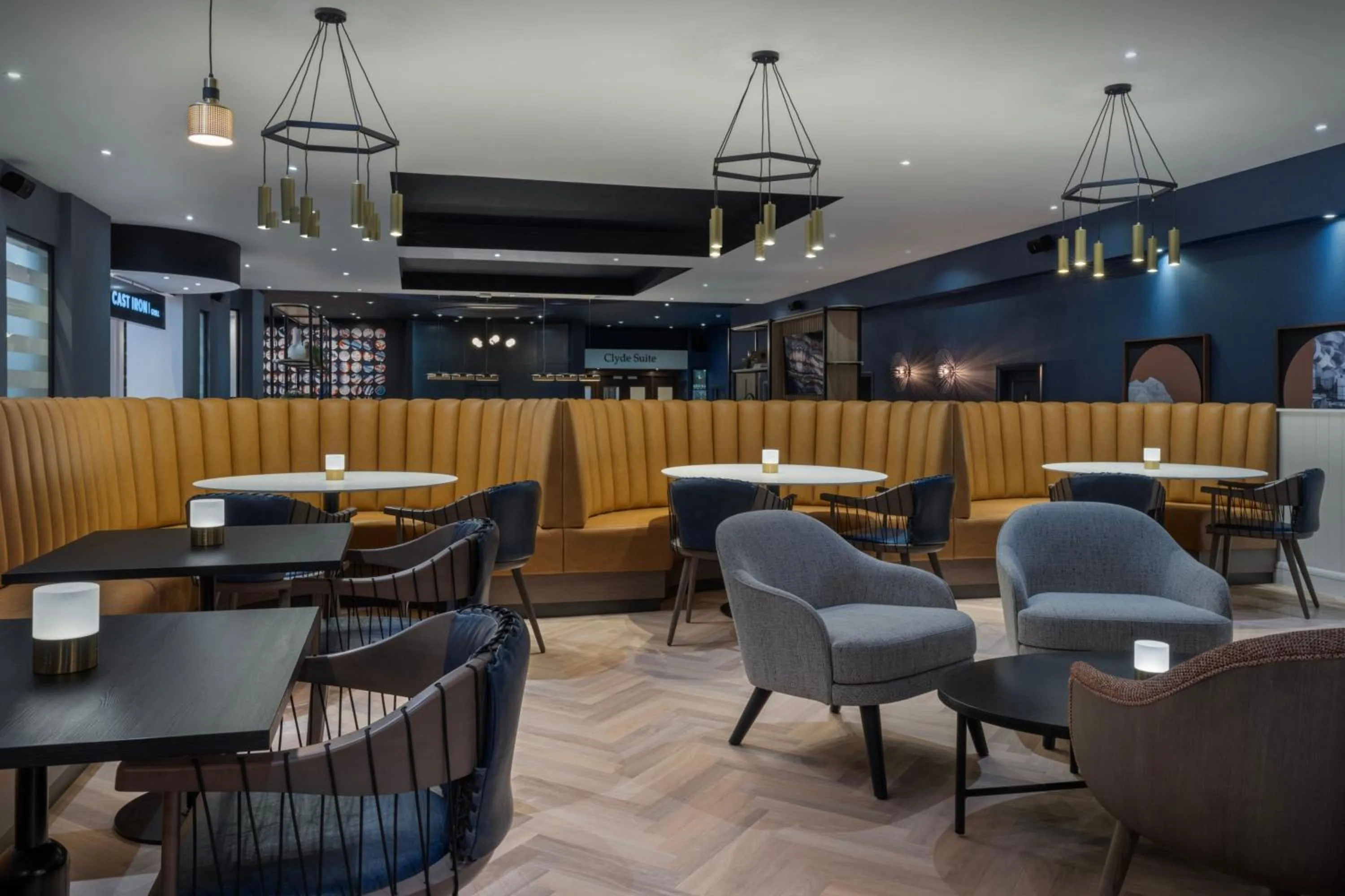 Lounge or bar in Glasgow Marriott Hotel