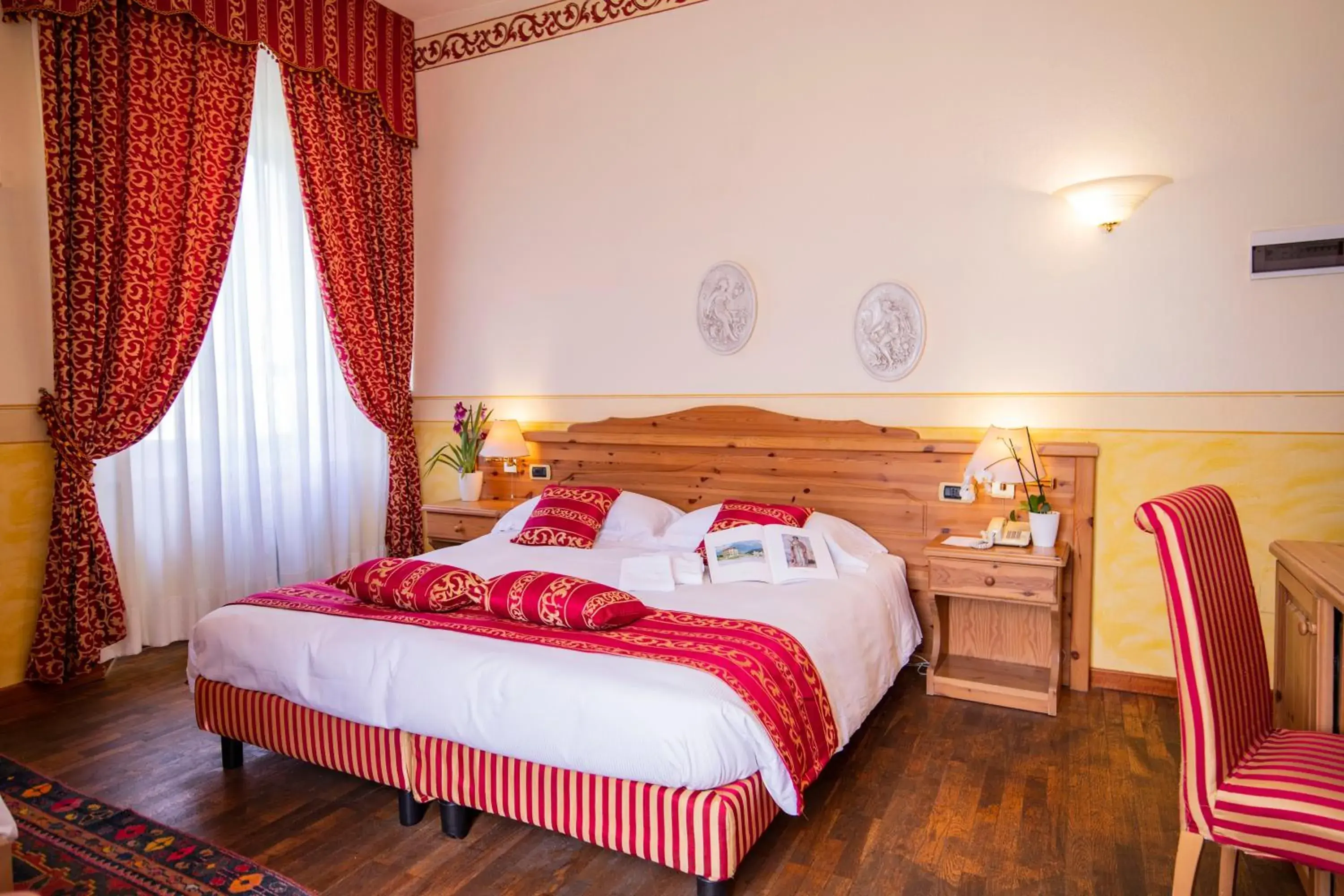 Photo of the whole room, Bed in Hotel Villa Imperina Photo of the whole room, Bed in Hotel Villa Imperina