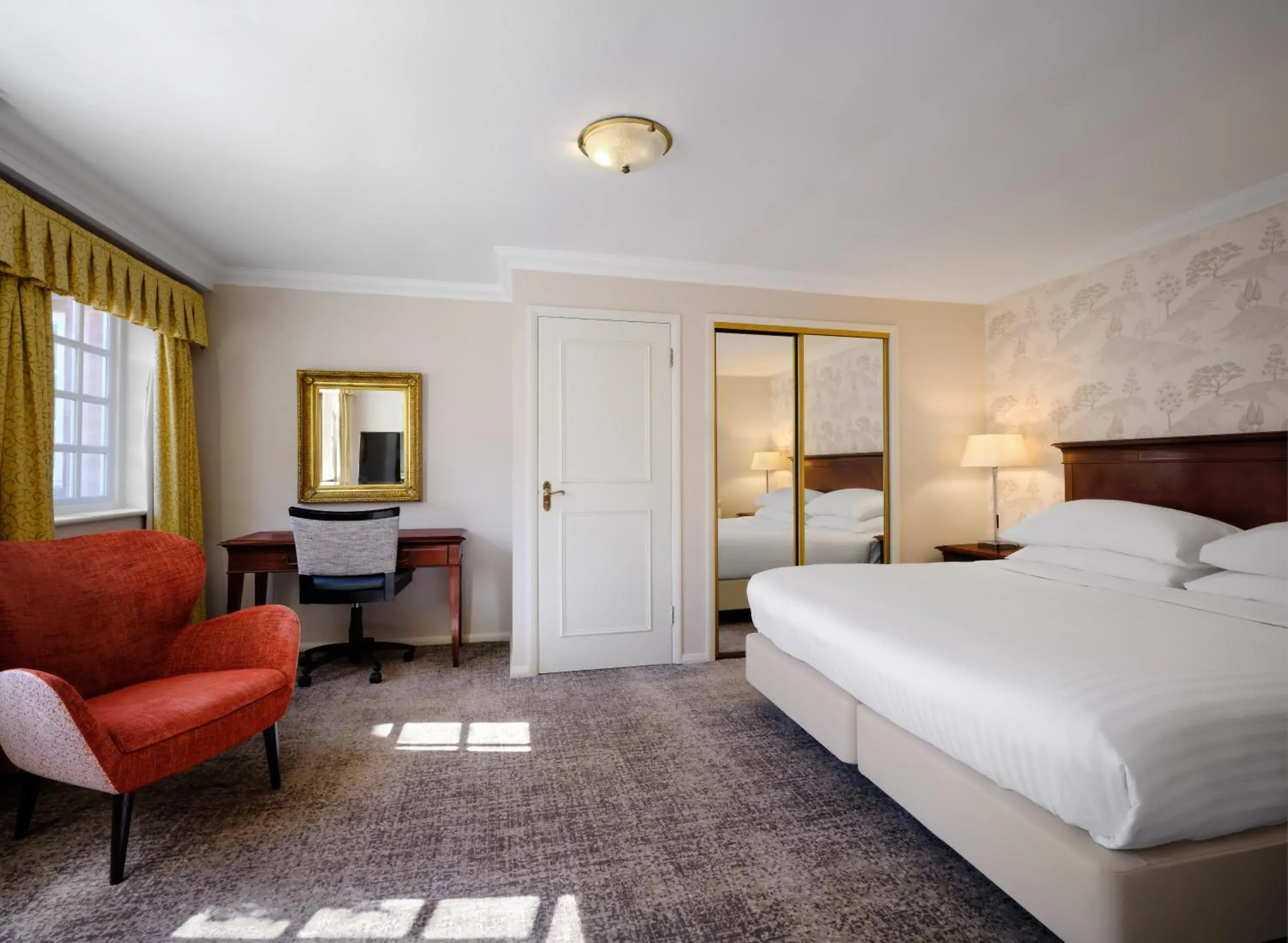 Junior King Suite in Delta Hotels by Marriott Breadsall Priory Country Club Junior King Suite in Delta Hotels by Marriott Breadsall Priory Country Club