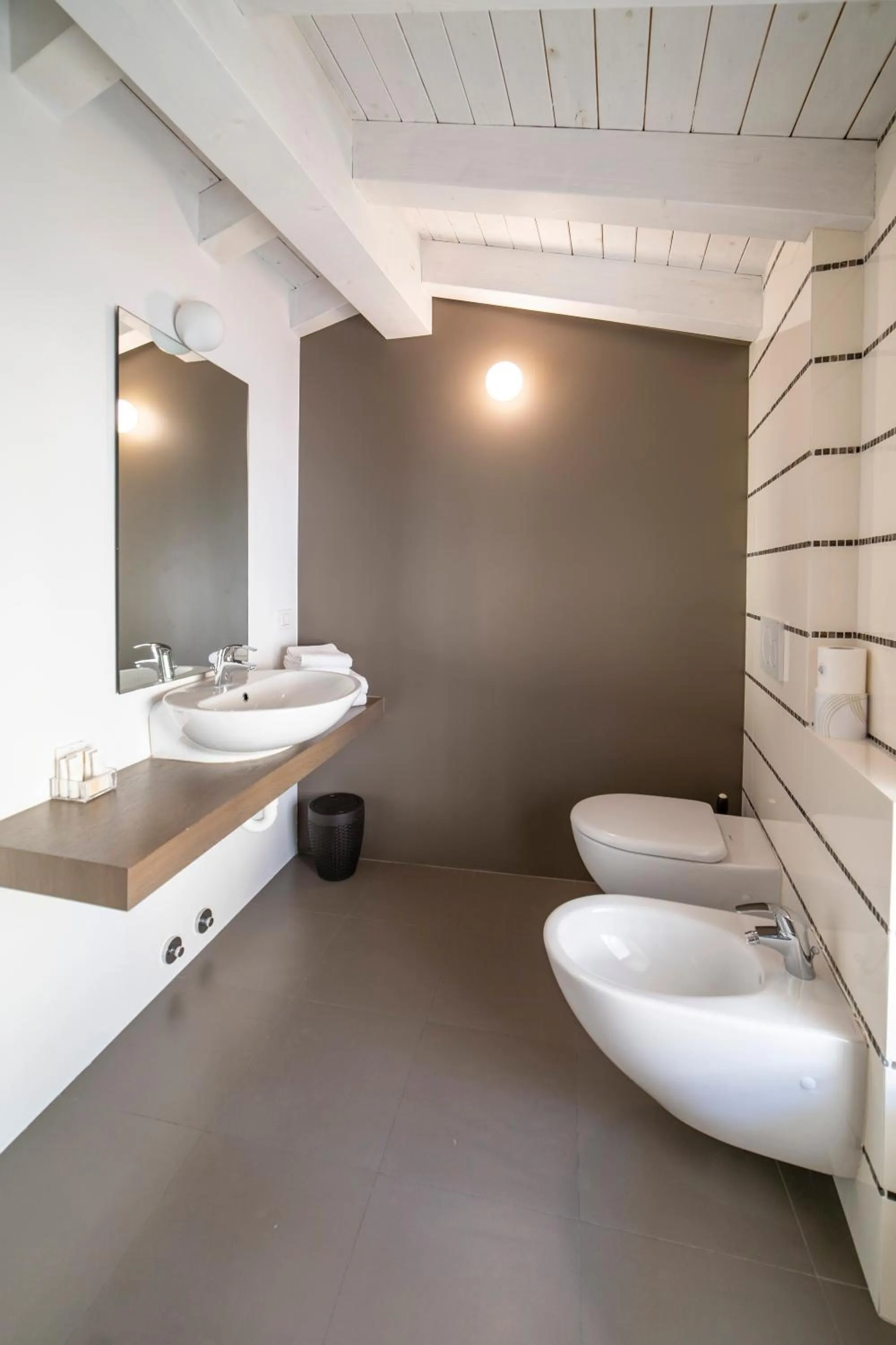 Toilet in Albergo Diffuso Vulcano Village