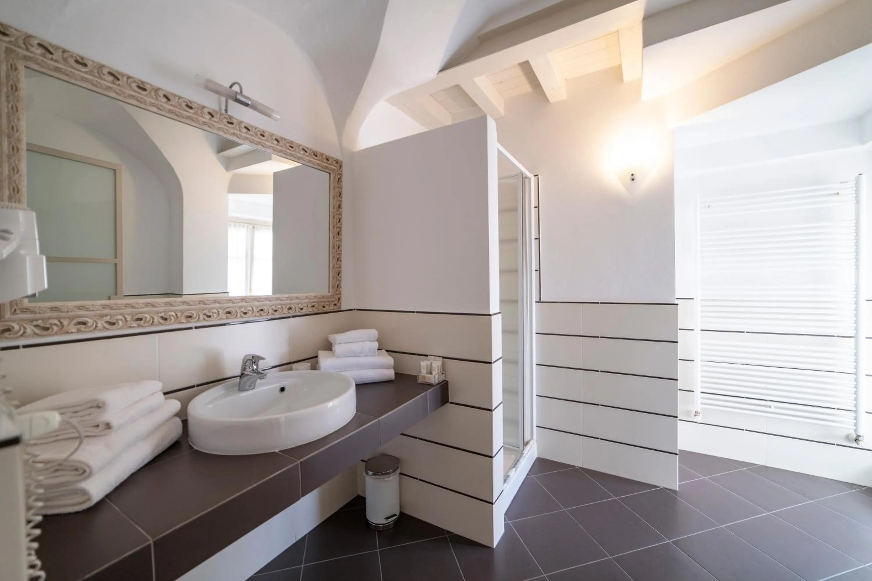 Shower in Albergo Diffuso Vulcano Village