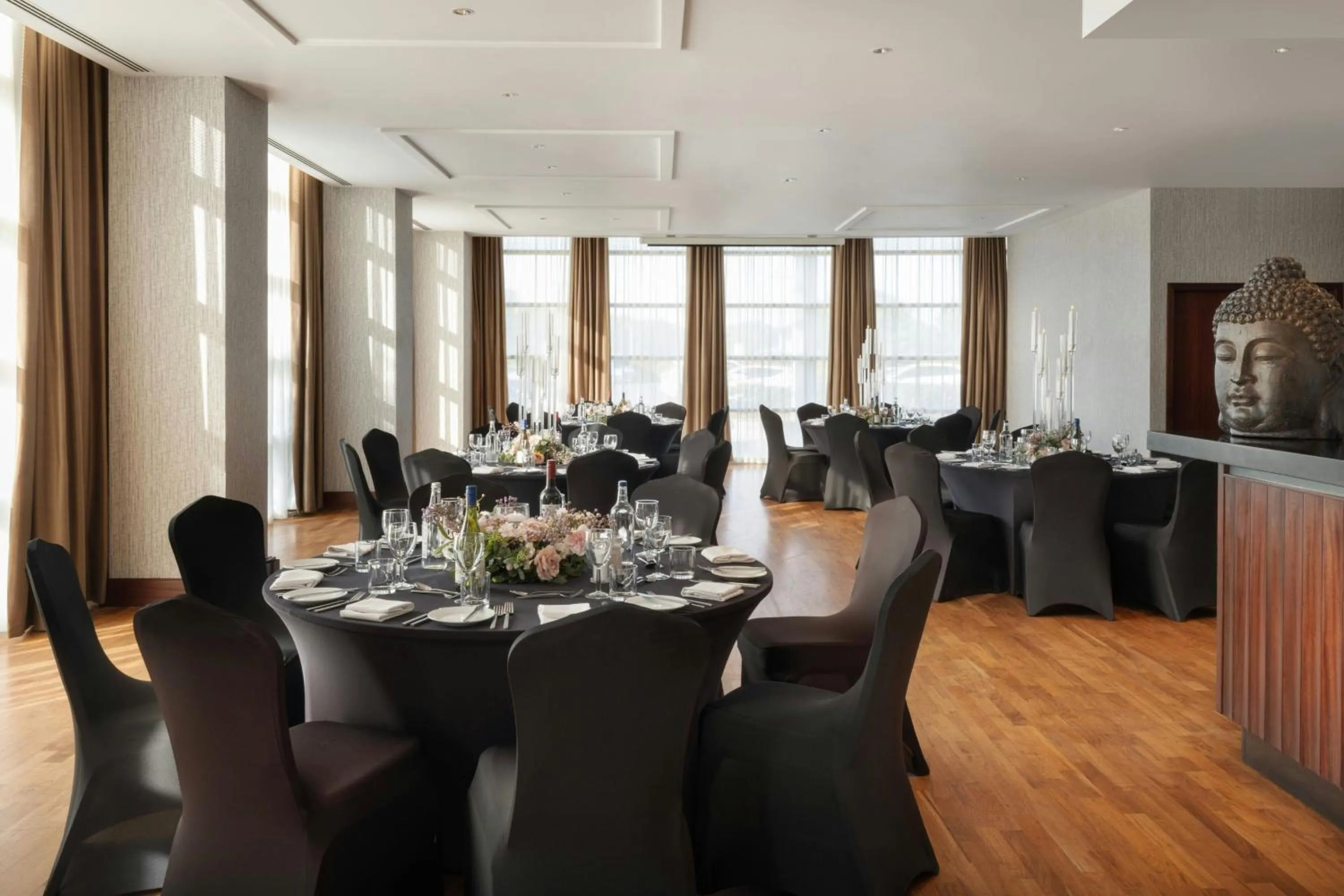 Lounge or bar in Leicester Marriott Hotel