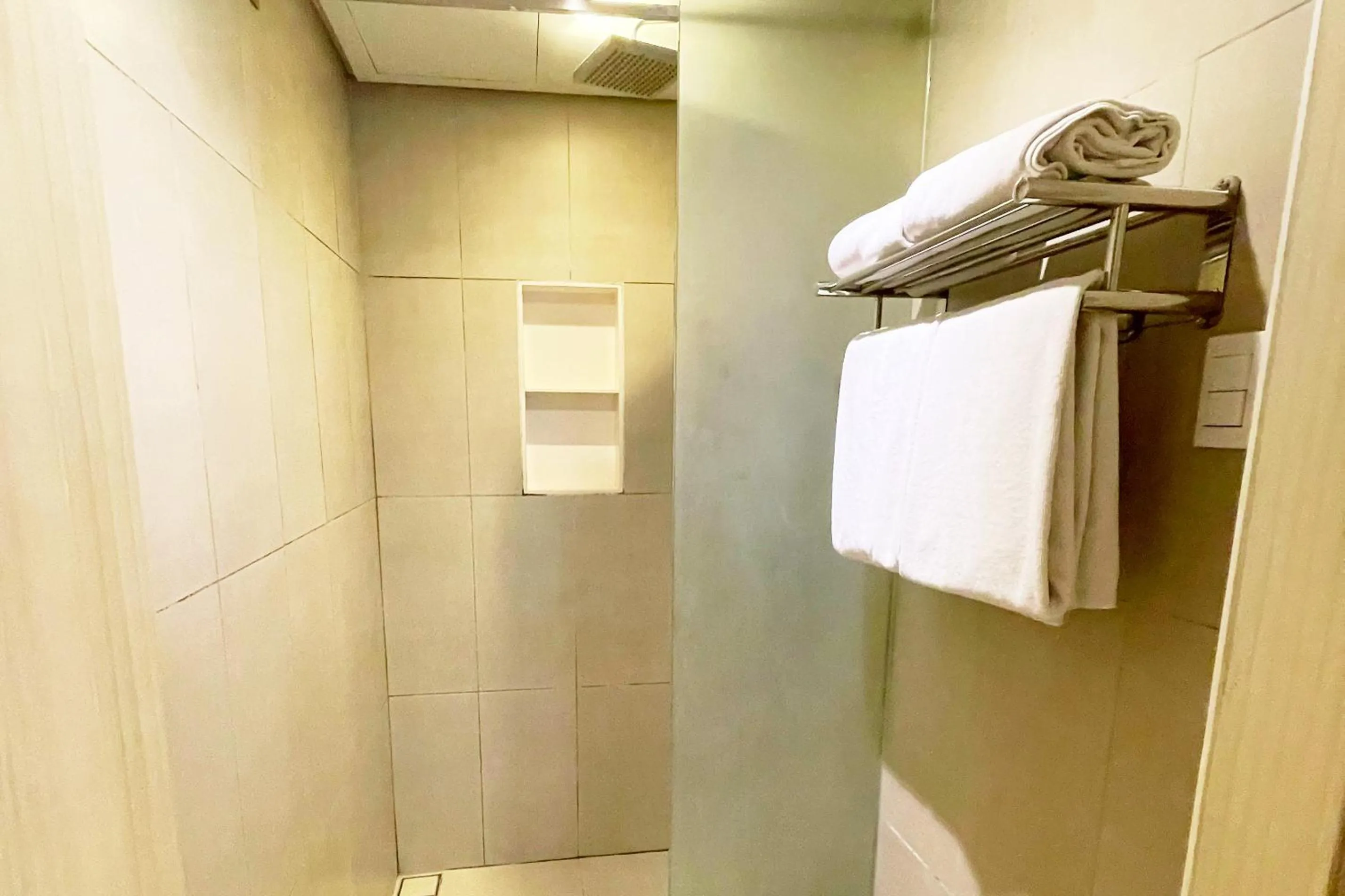 Mella Hotel Manila near NAIA Airport