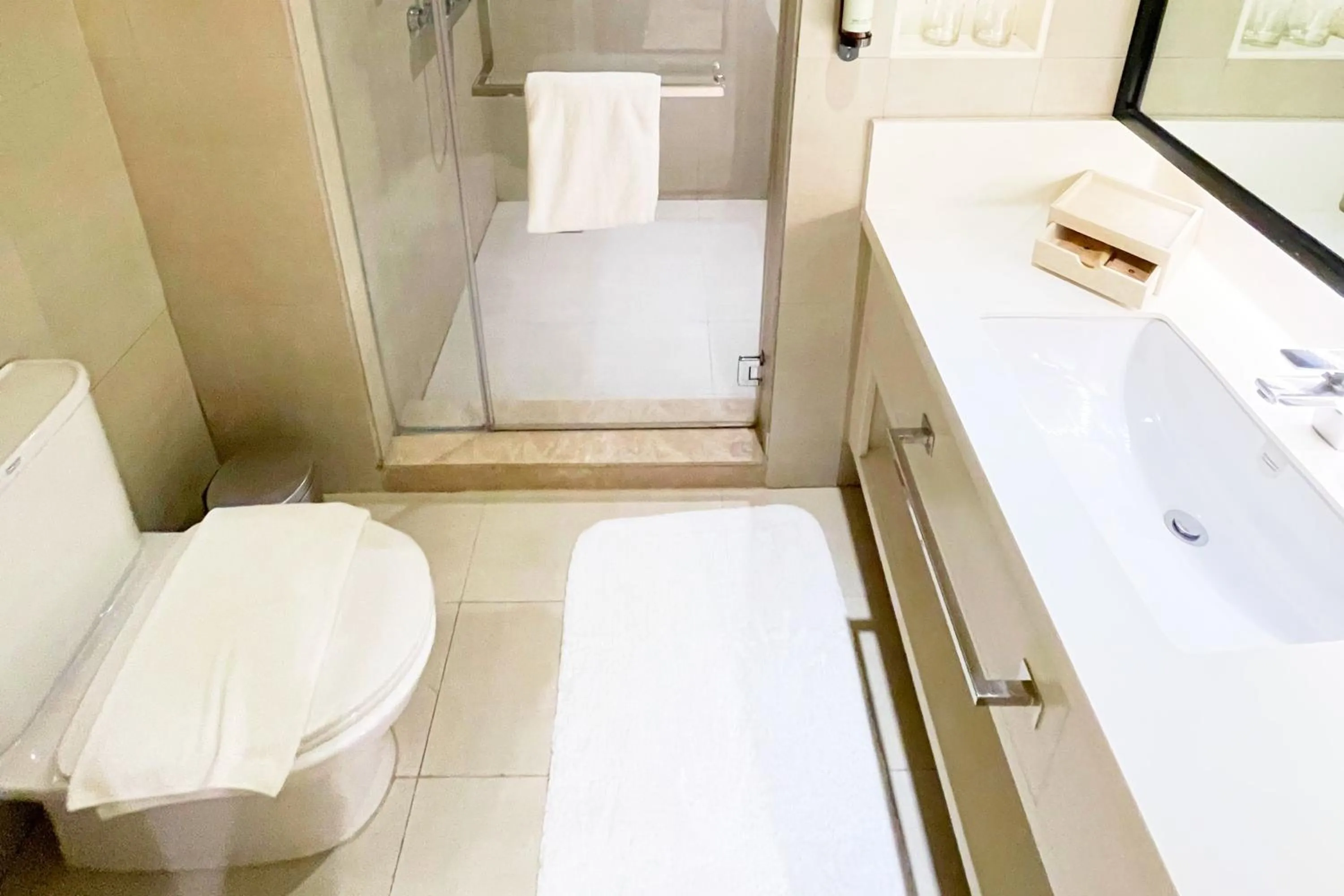 Mella Hotel Manila near NAIA Airport