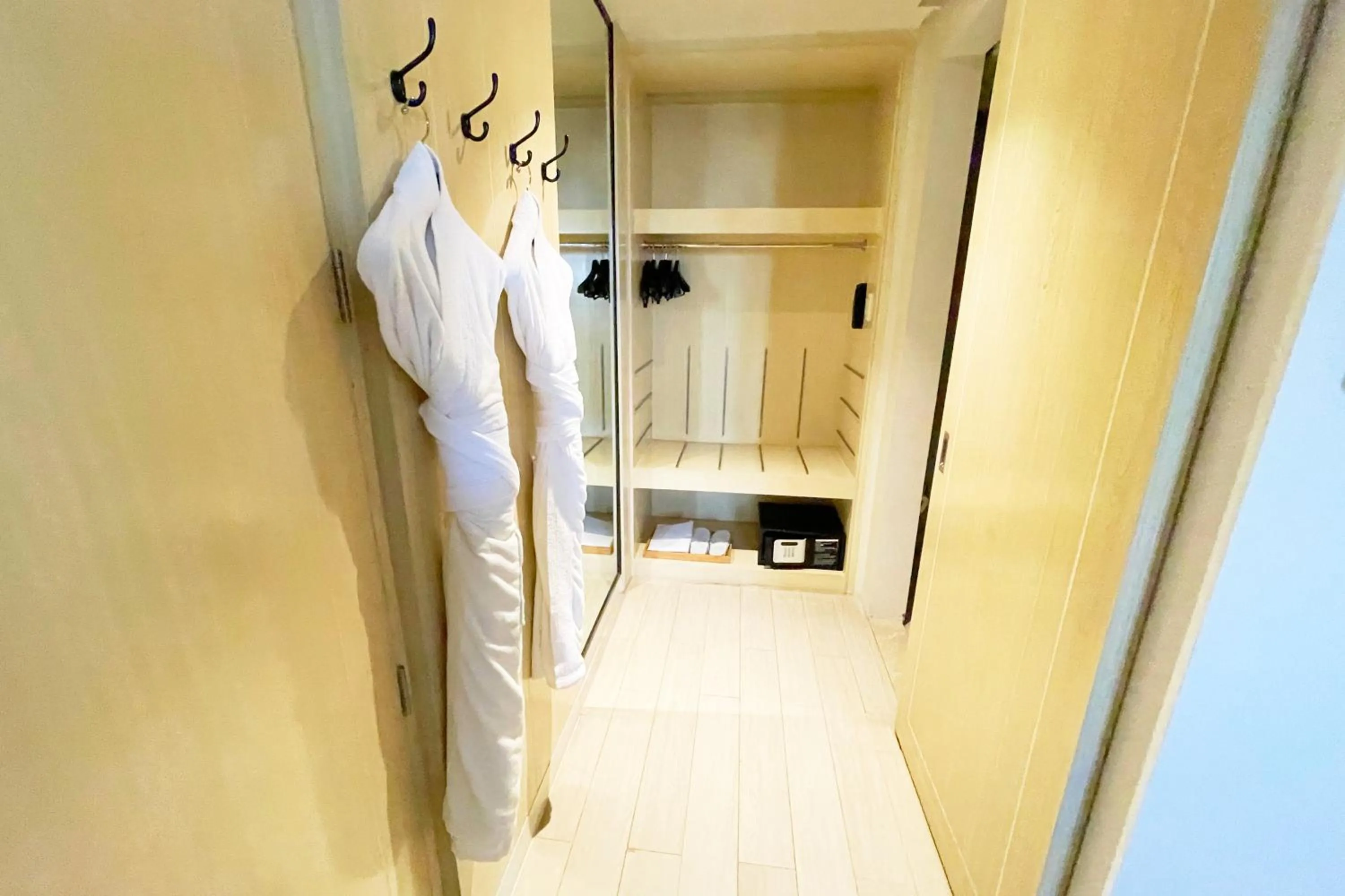 Mella Hotel Manila near NAIA Airport