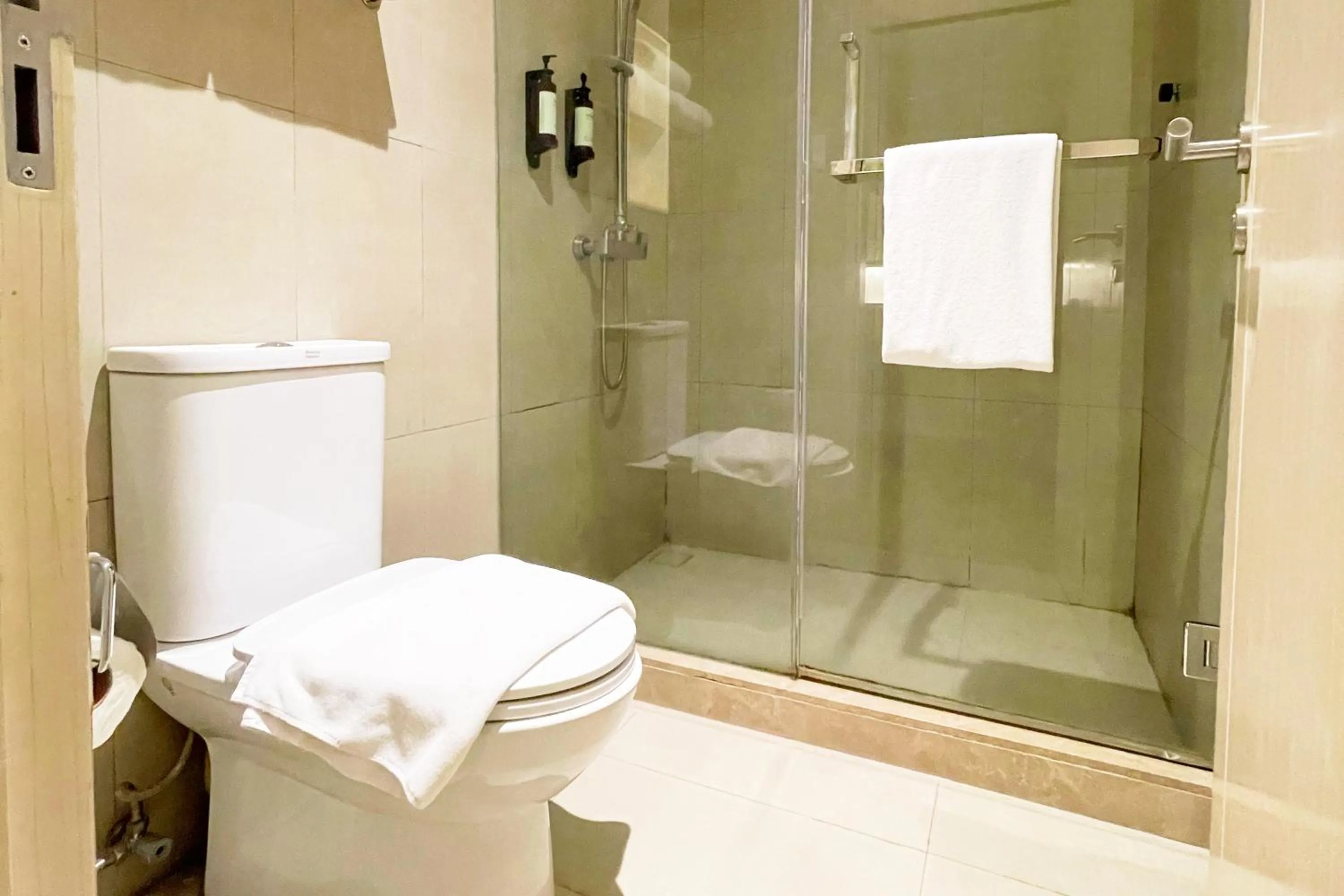 Mella Hotel Manila near NAIA Airport