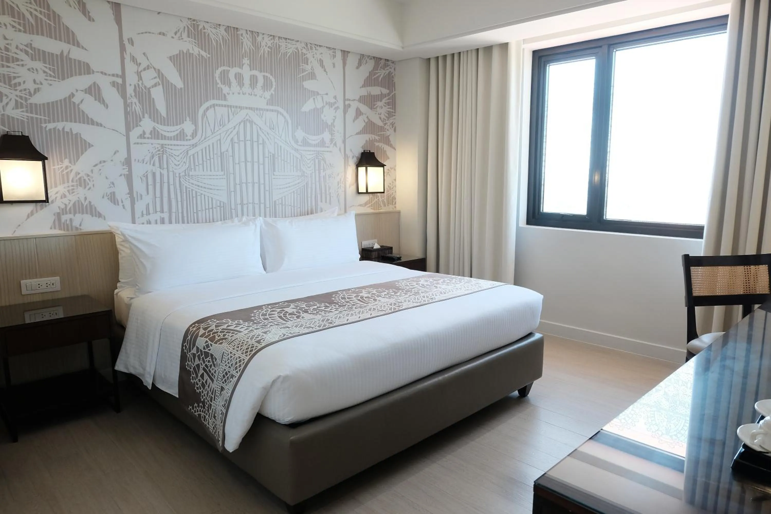 Bed in Mella Hotel Manila near NAIA Airport