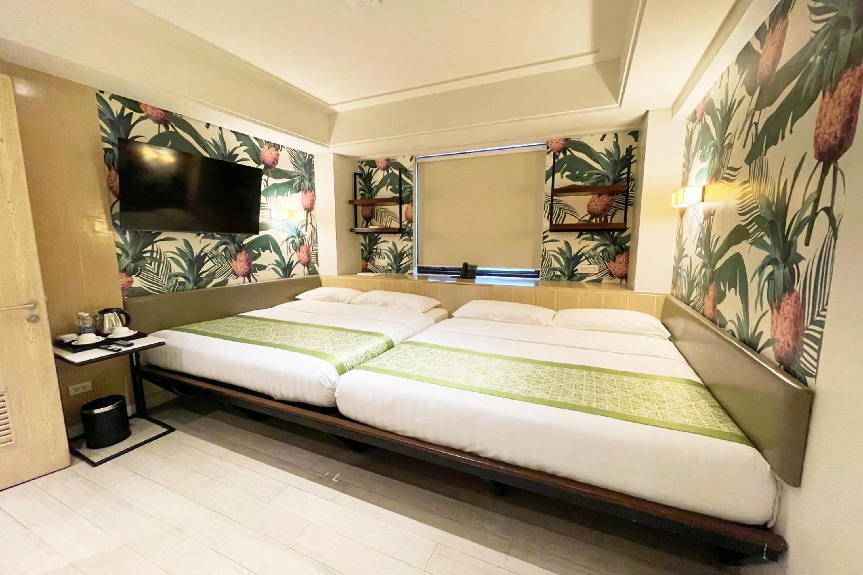 Bed in Mella Hotel Manila near NAIA Airport