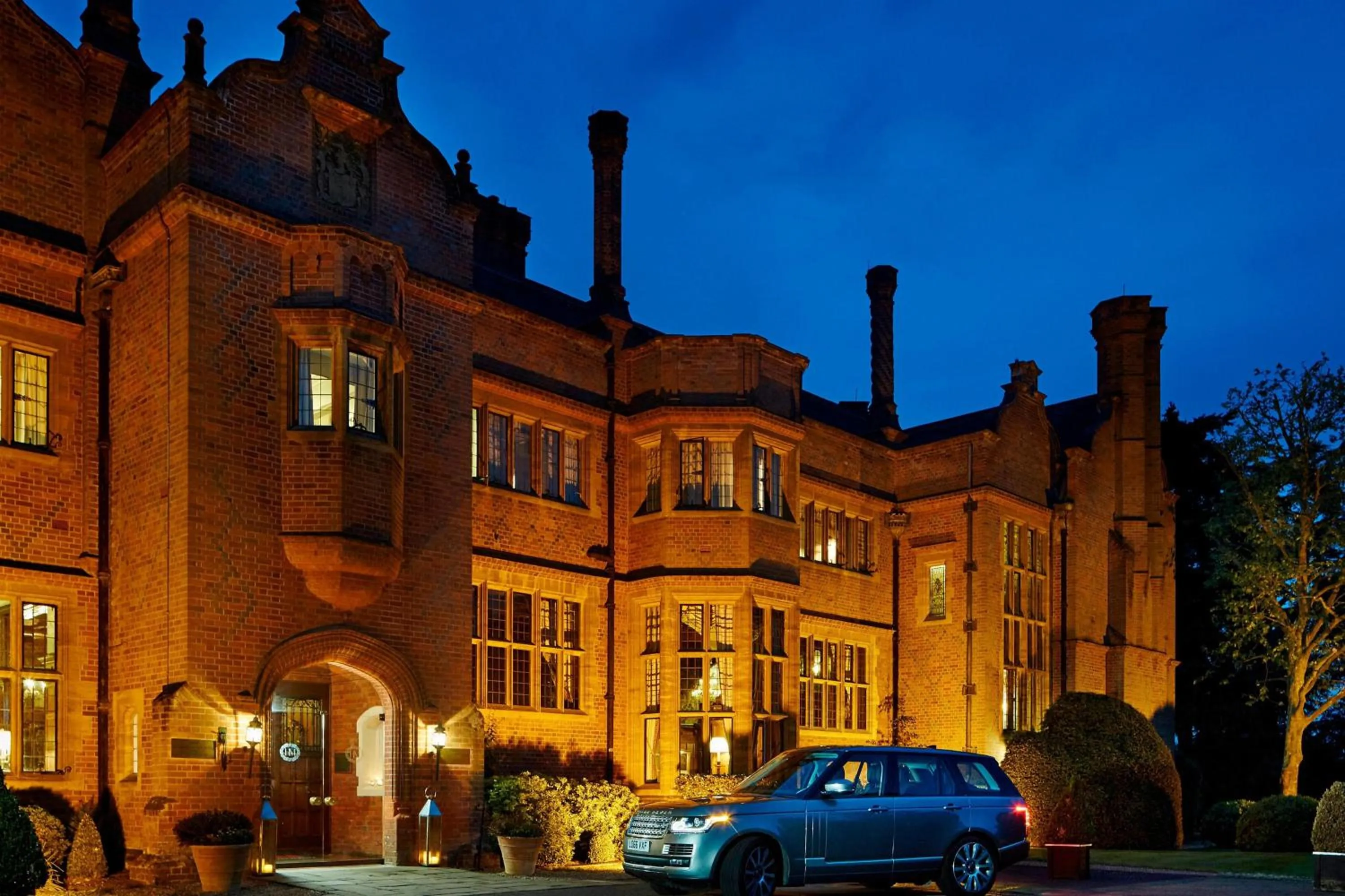 Property building in Hanbury Manor Marriott Hotel & Country Club