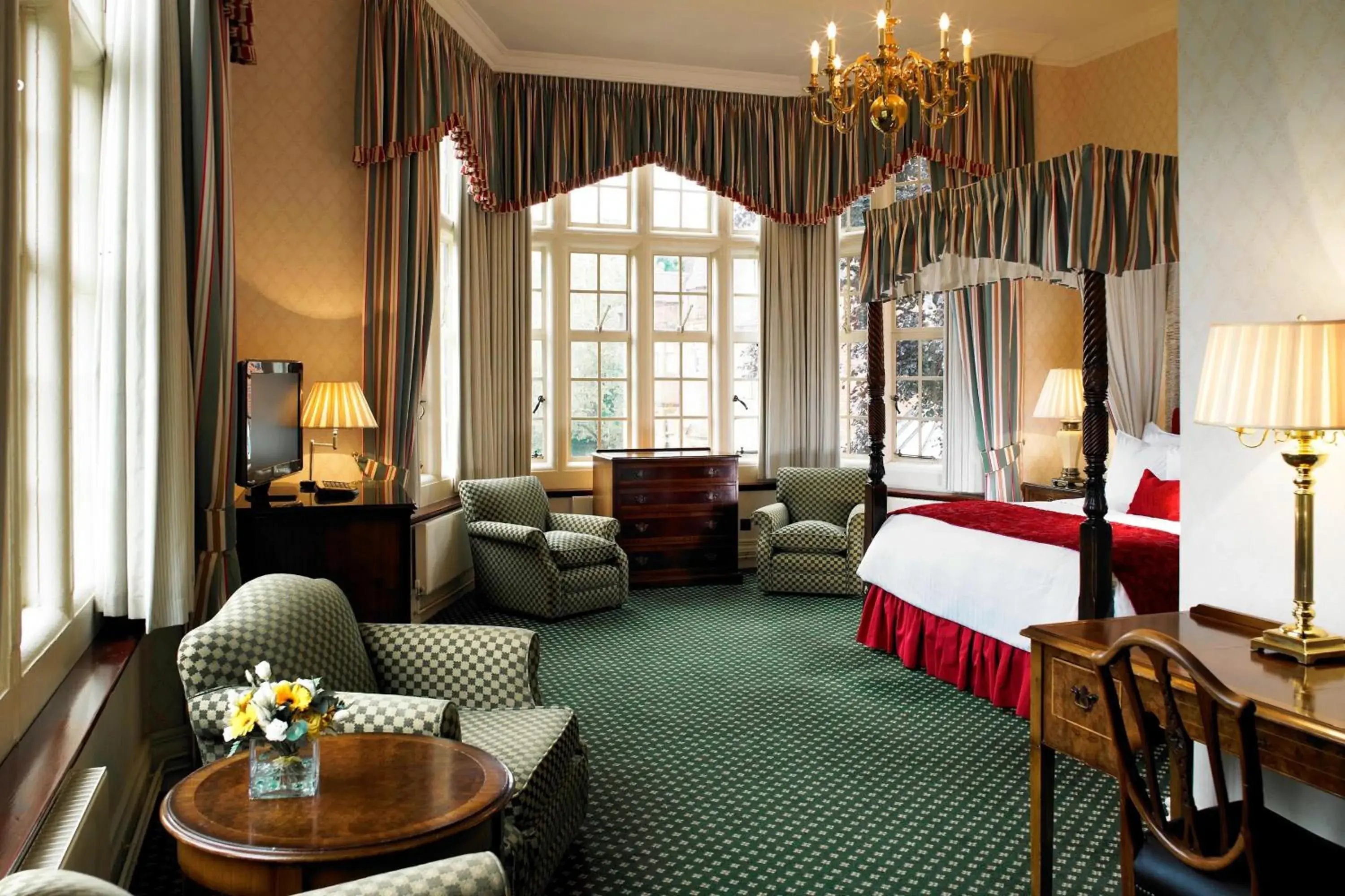 Junior Suite in Hanbury Manor Marriott Hotel & Country Club Junior Suite in Hanbury Manor Marriott Hotel & Country Club