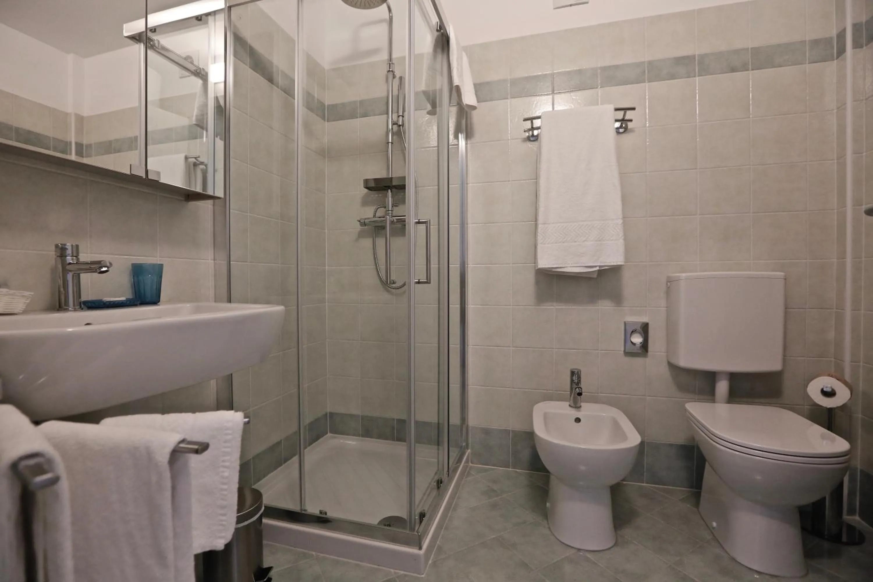 Bathroom in Hotel Eldorado, Depandance & Apartments