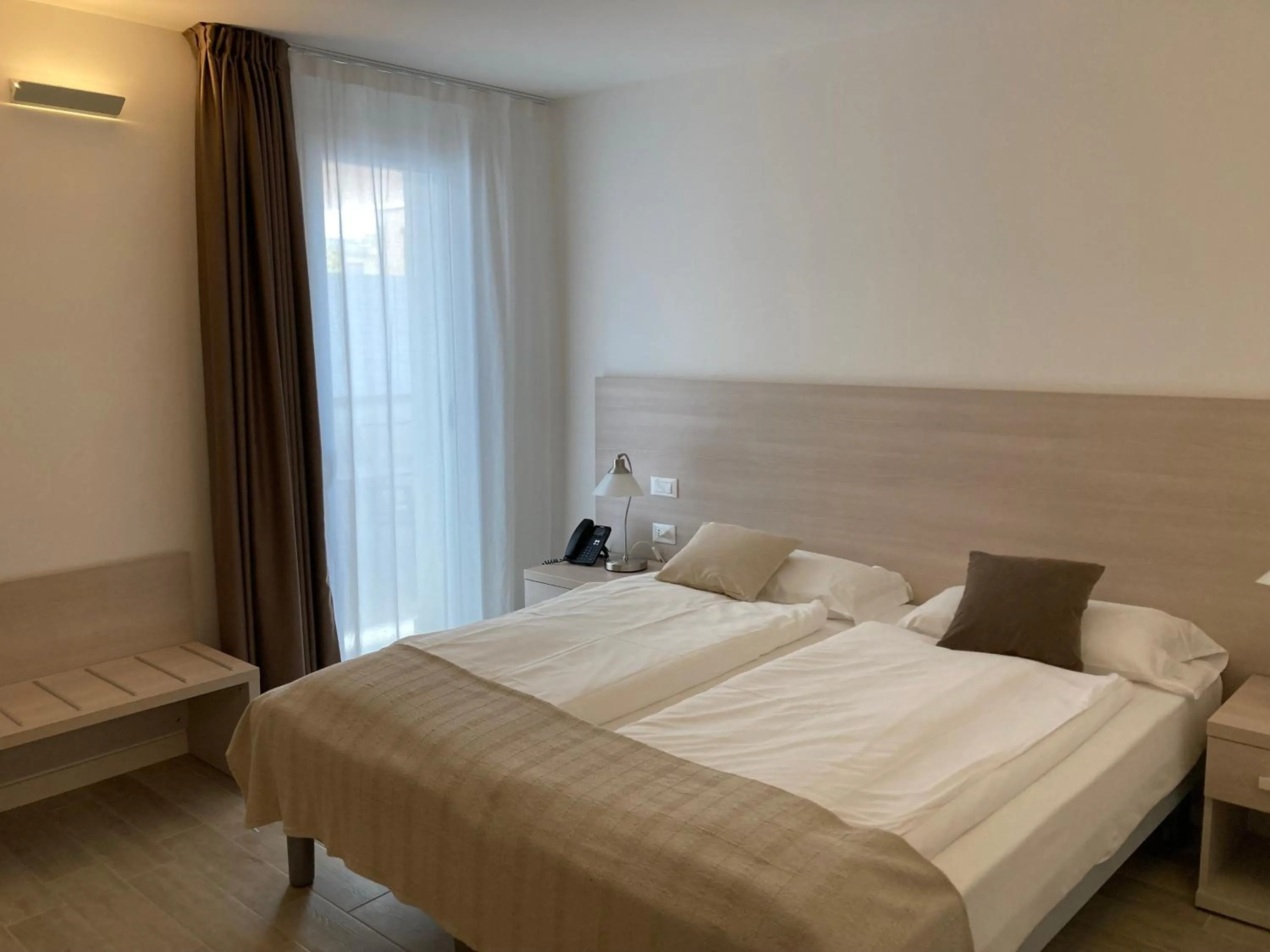 Photo of the whole room, Bed in Hotel Eldorado, Depandance & Apartments