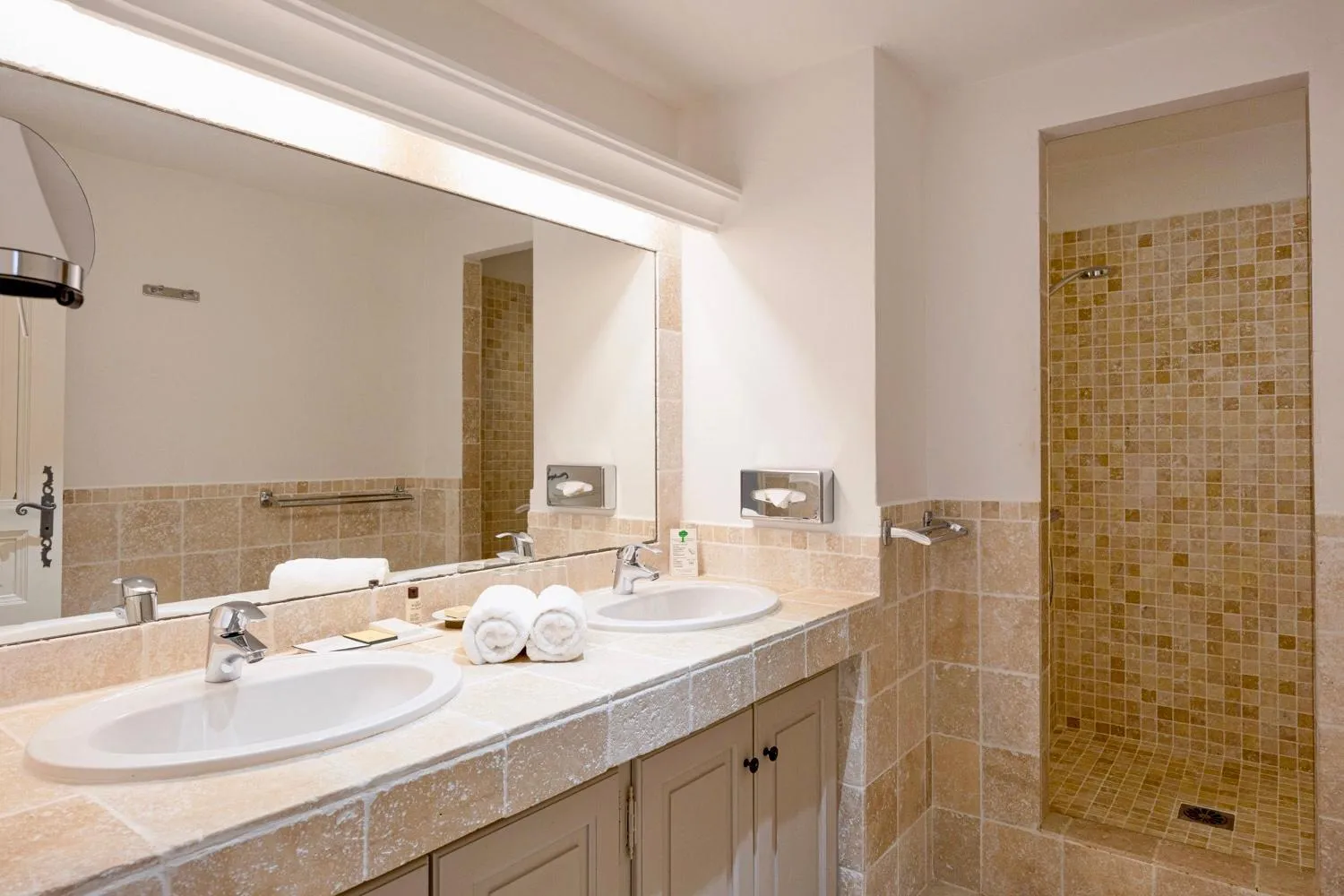 Shower in Hotel La Garbine