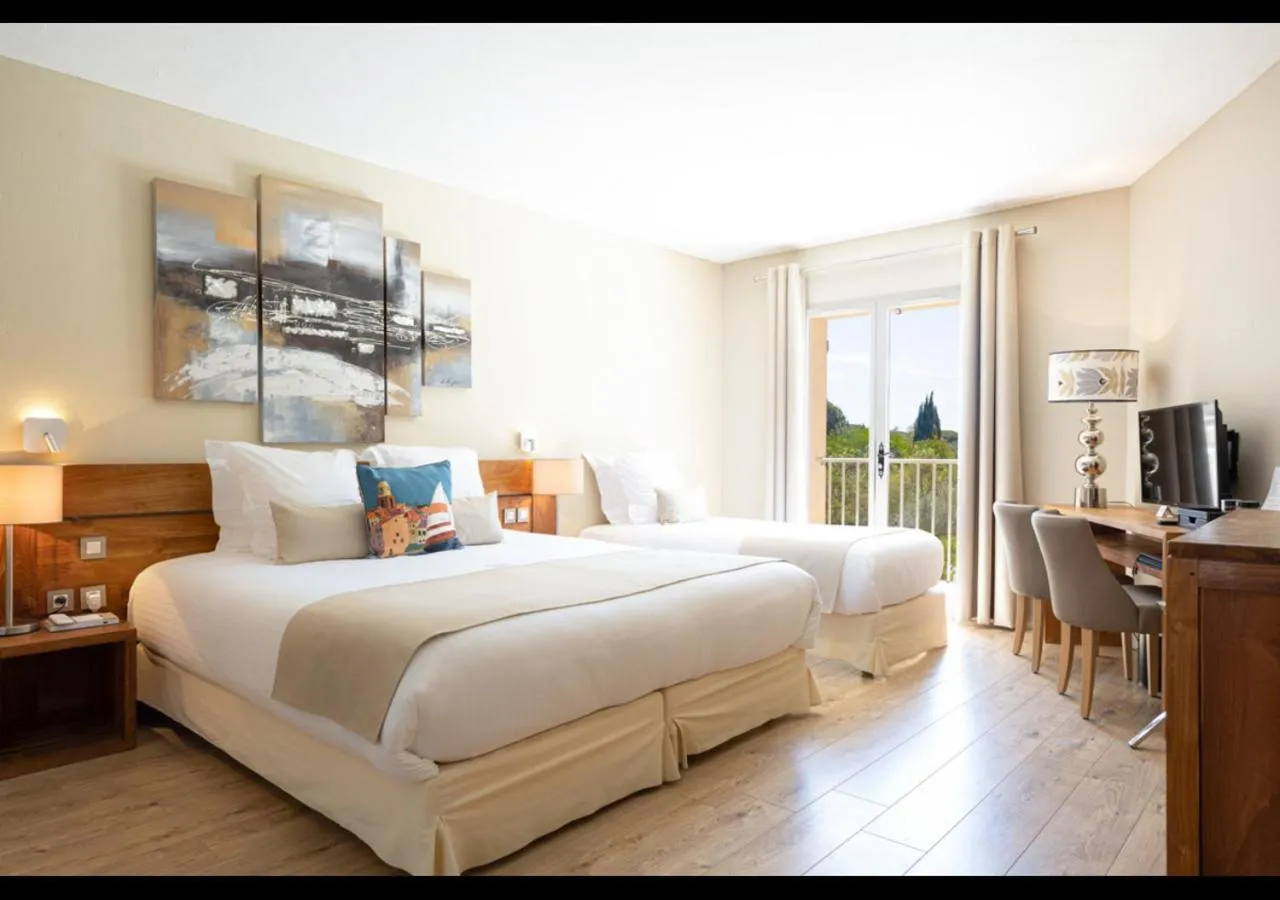 Bedroom in Hotel La Garbine