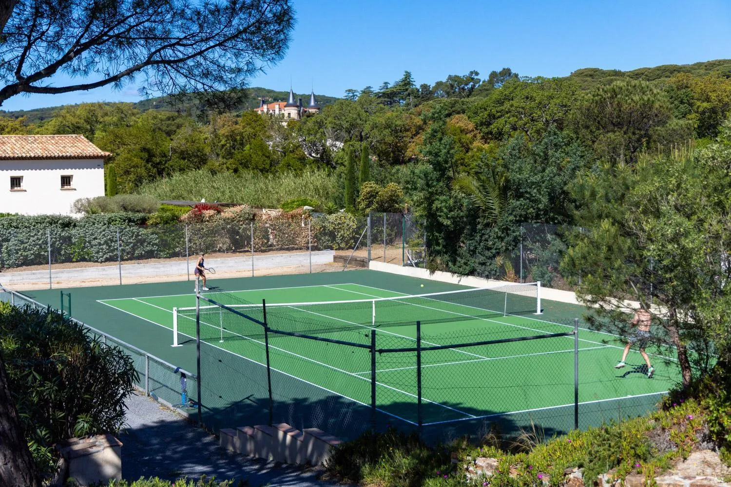 Tennis court in Hotel La Garbine