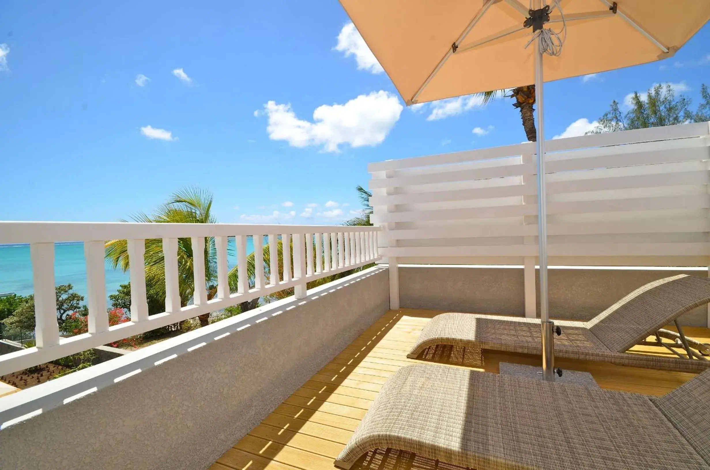 Patio, Balcony/Terrace in Mon Choisy Beach R.