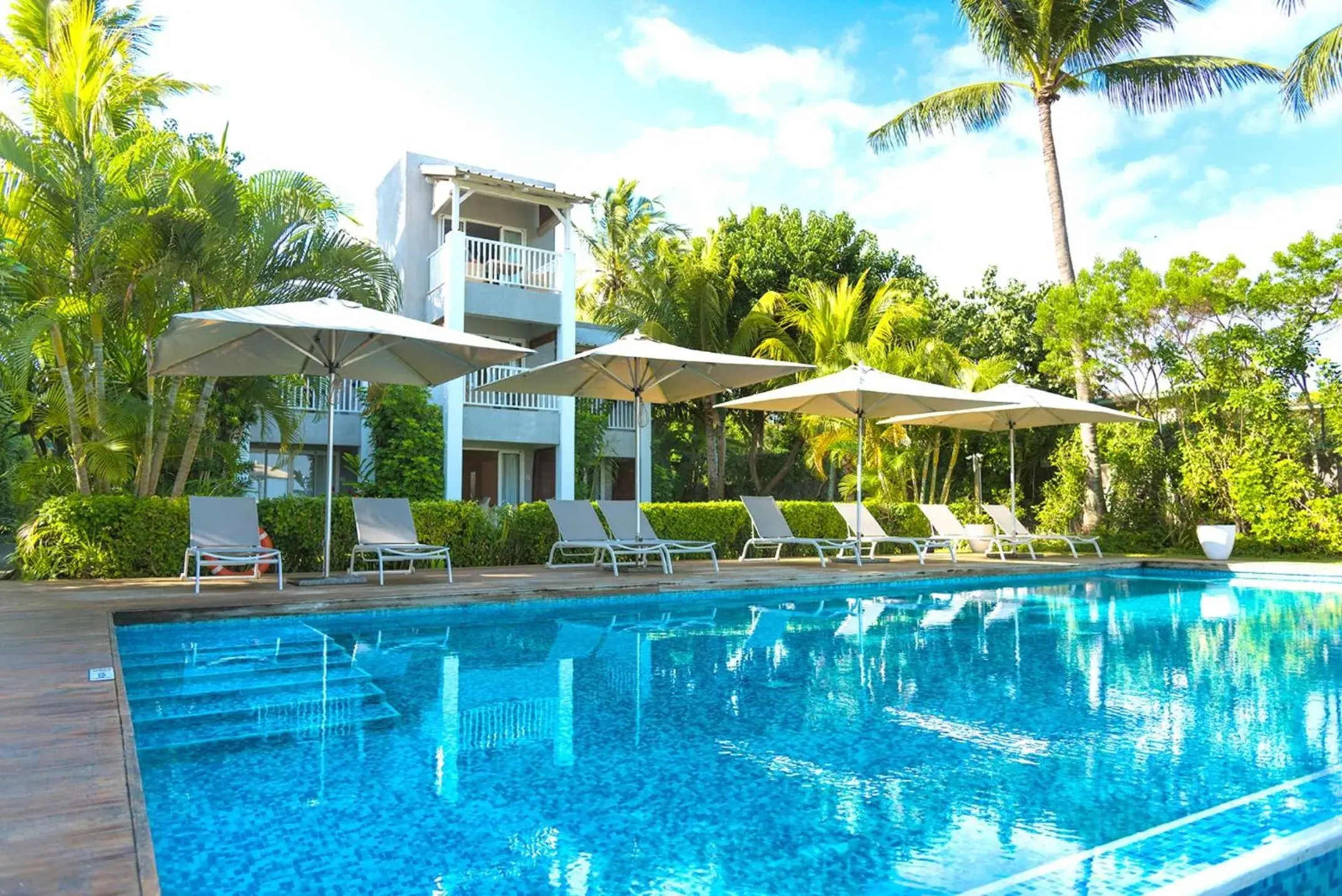 Property building, Swimming Pool in Mon Choisy Beach R.