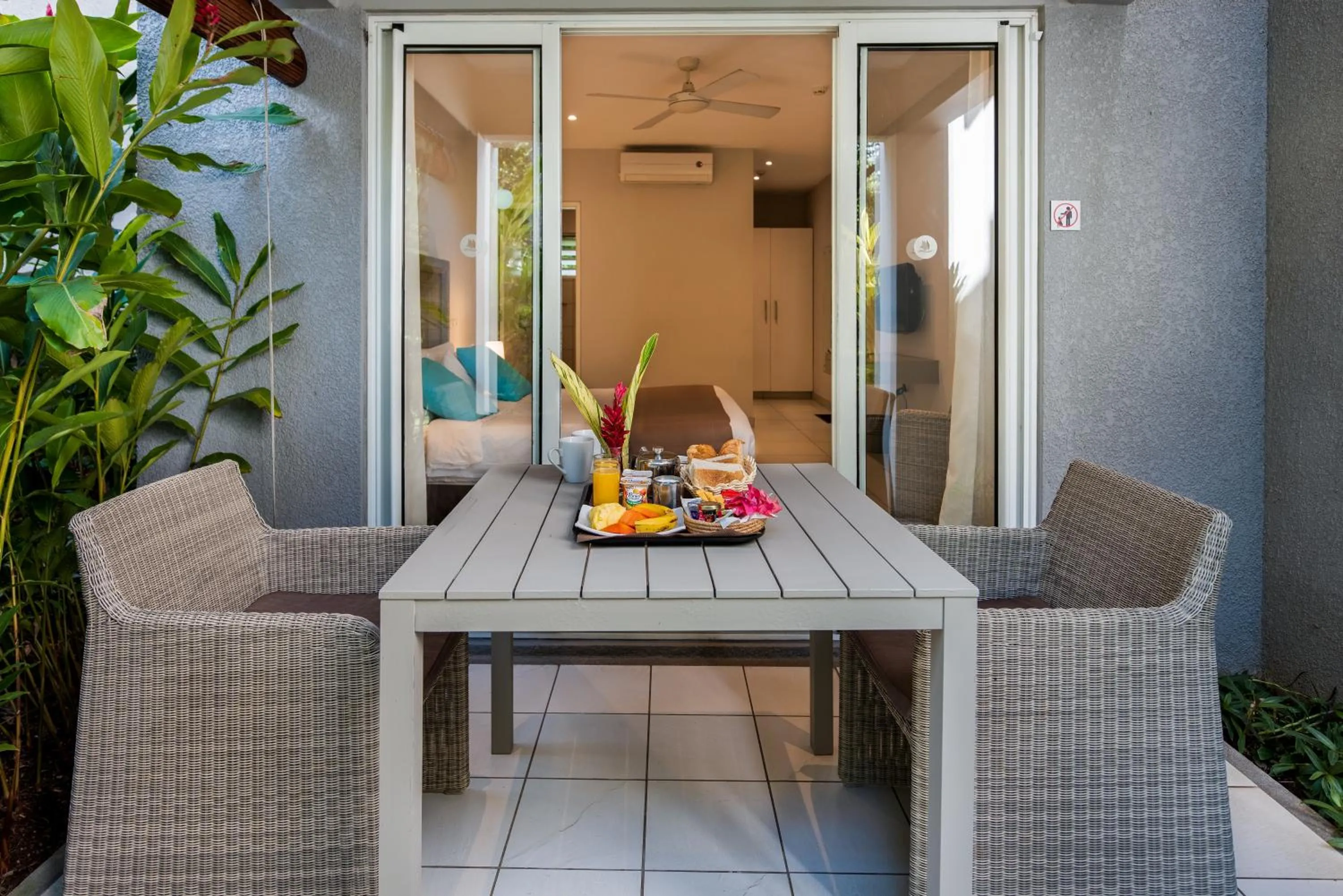 Patio in Mon Choisy Beach R.