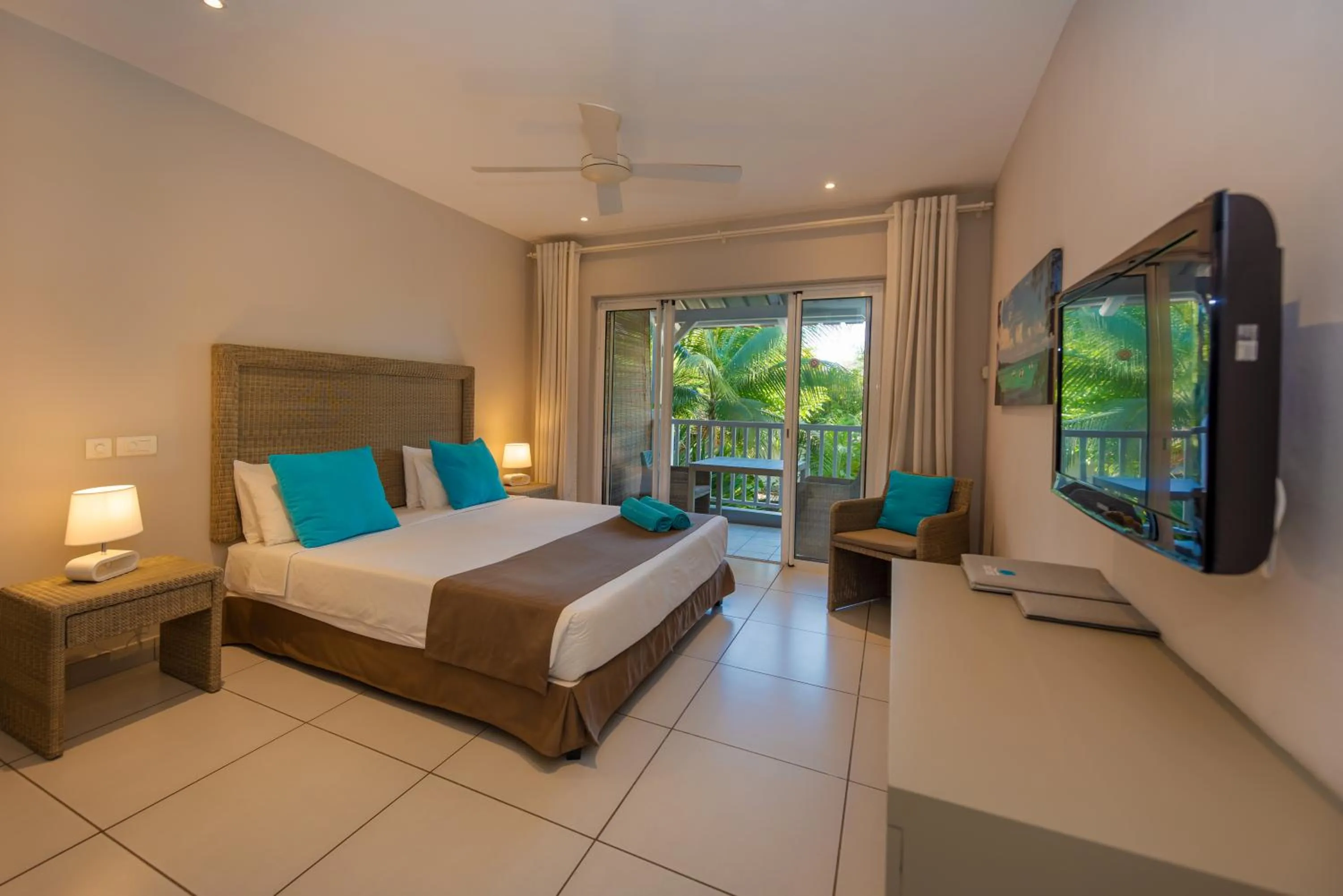 Bed in Mon Choisy Beach R.