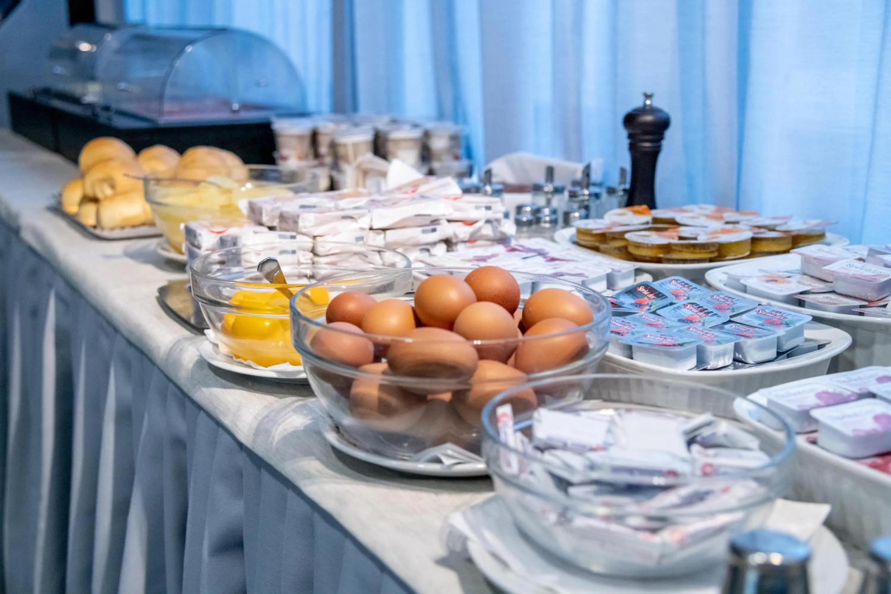 Buffet breakfast in Real Park Hotel