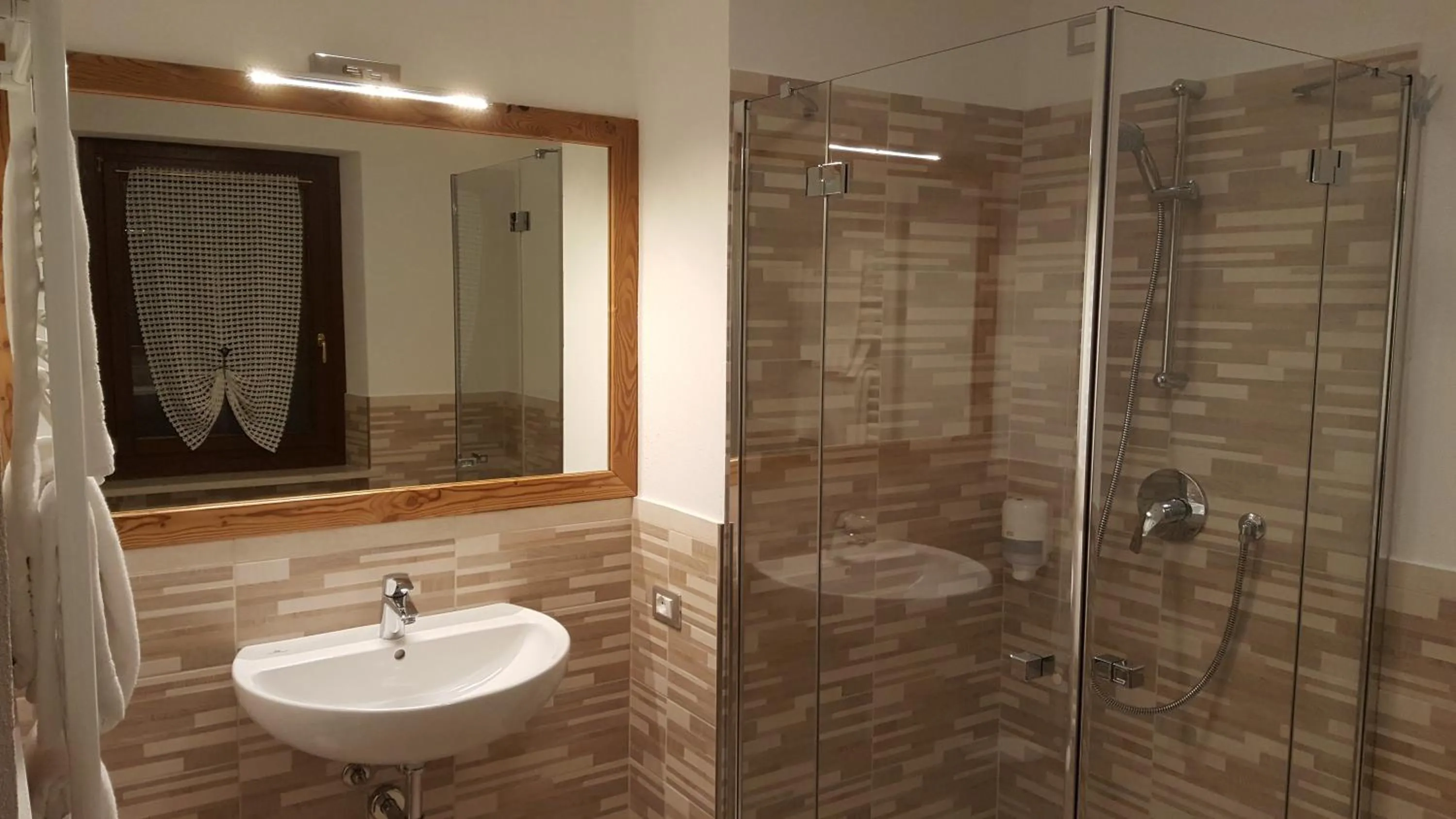 Bathroom in Hotel Edelweiss