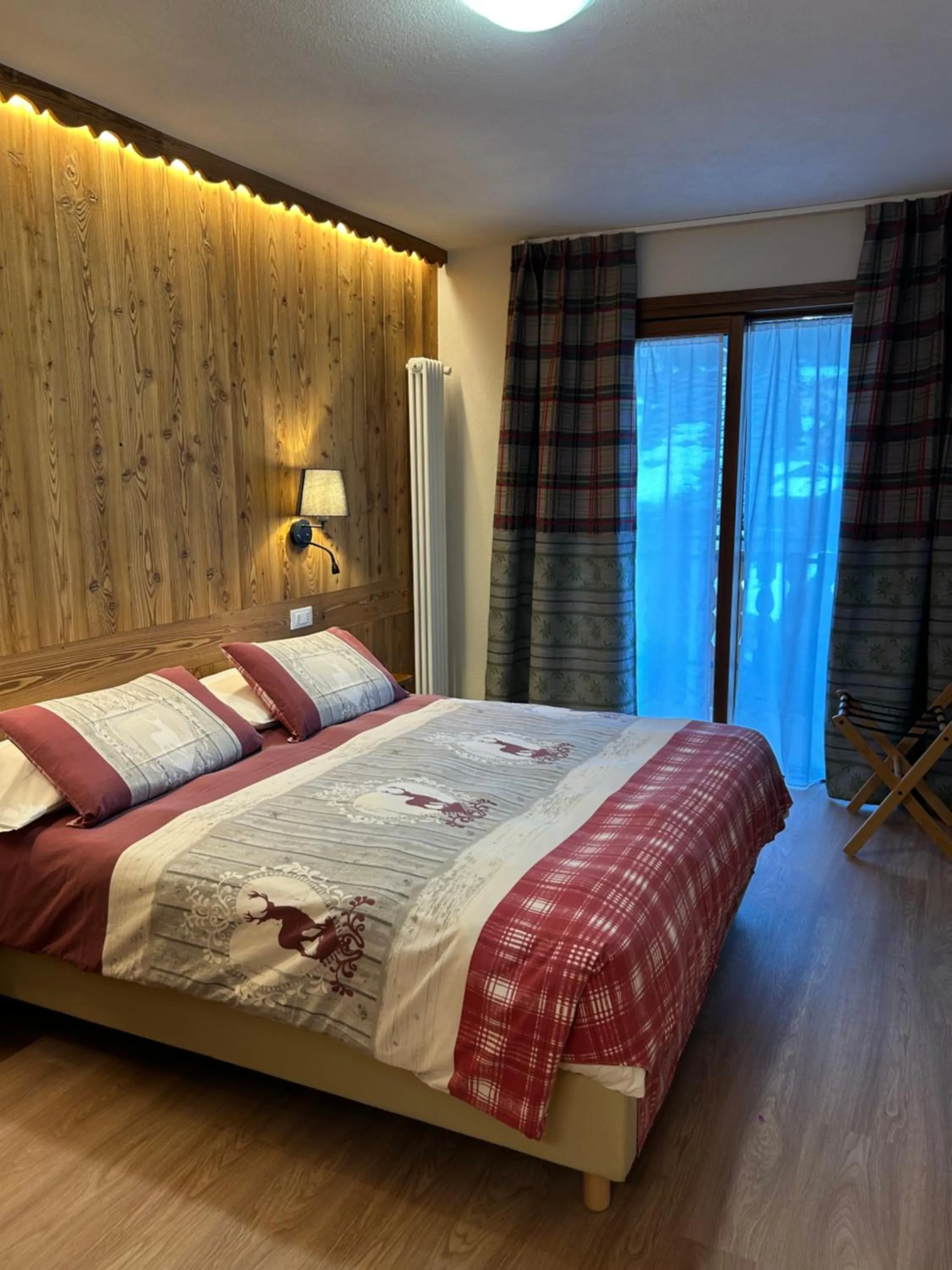 Bed in Hotel Edelweiss