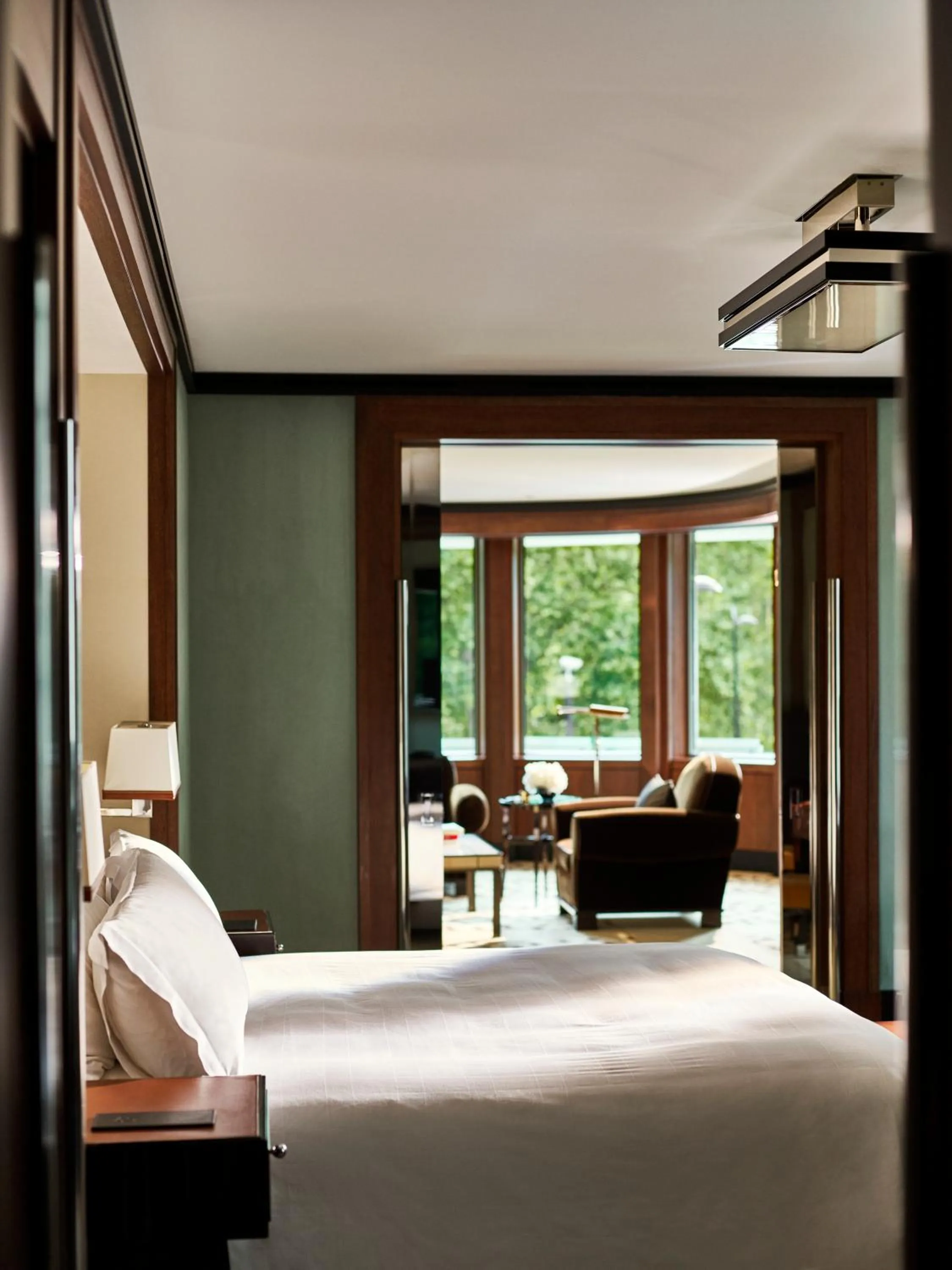 Bed in 45 Park Lane - Dorchester Collection